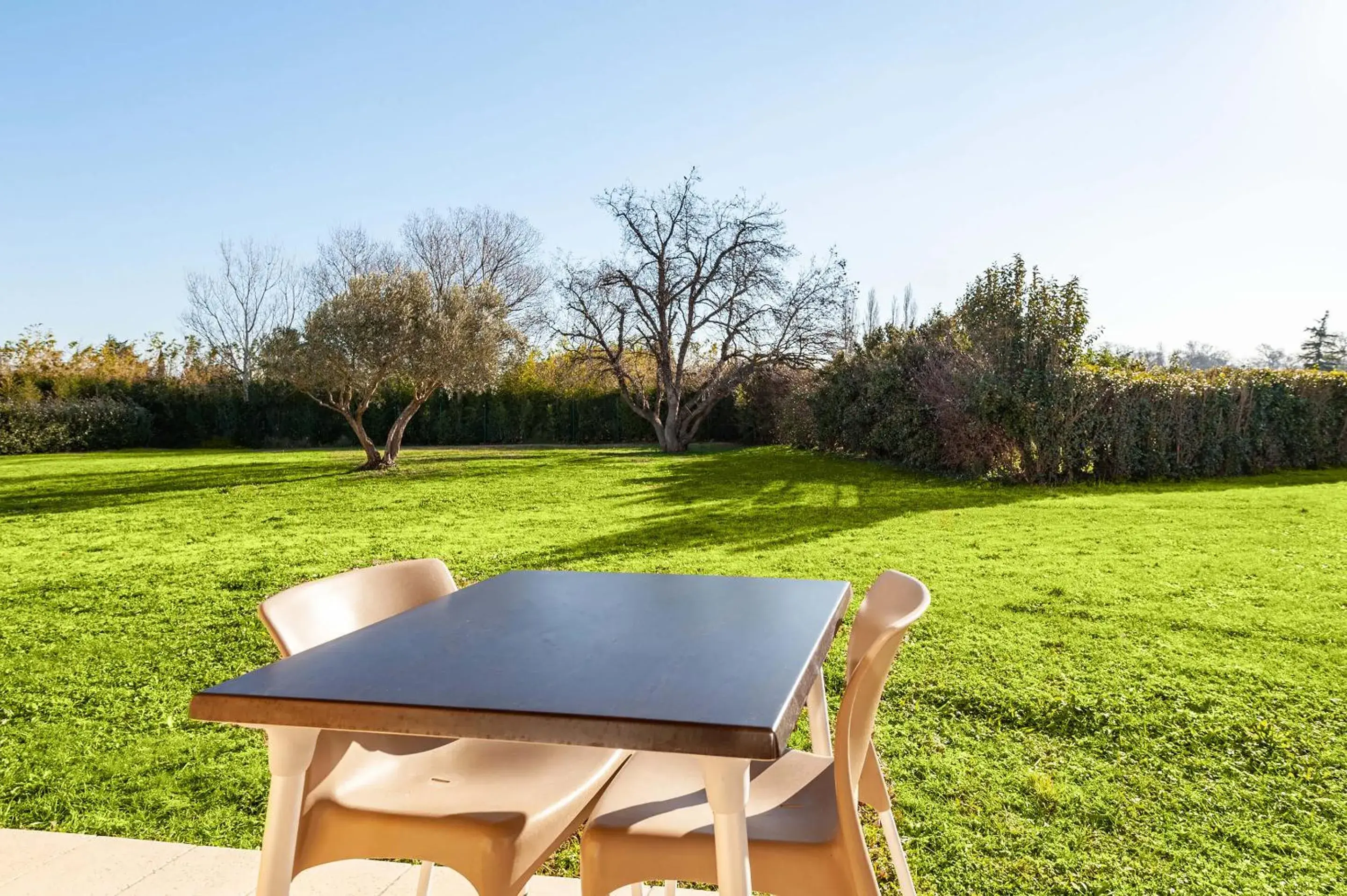 Patio in Residhotel Golf Grand Avignon