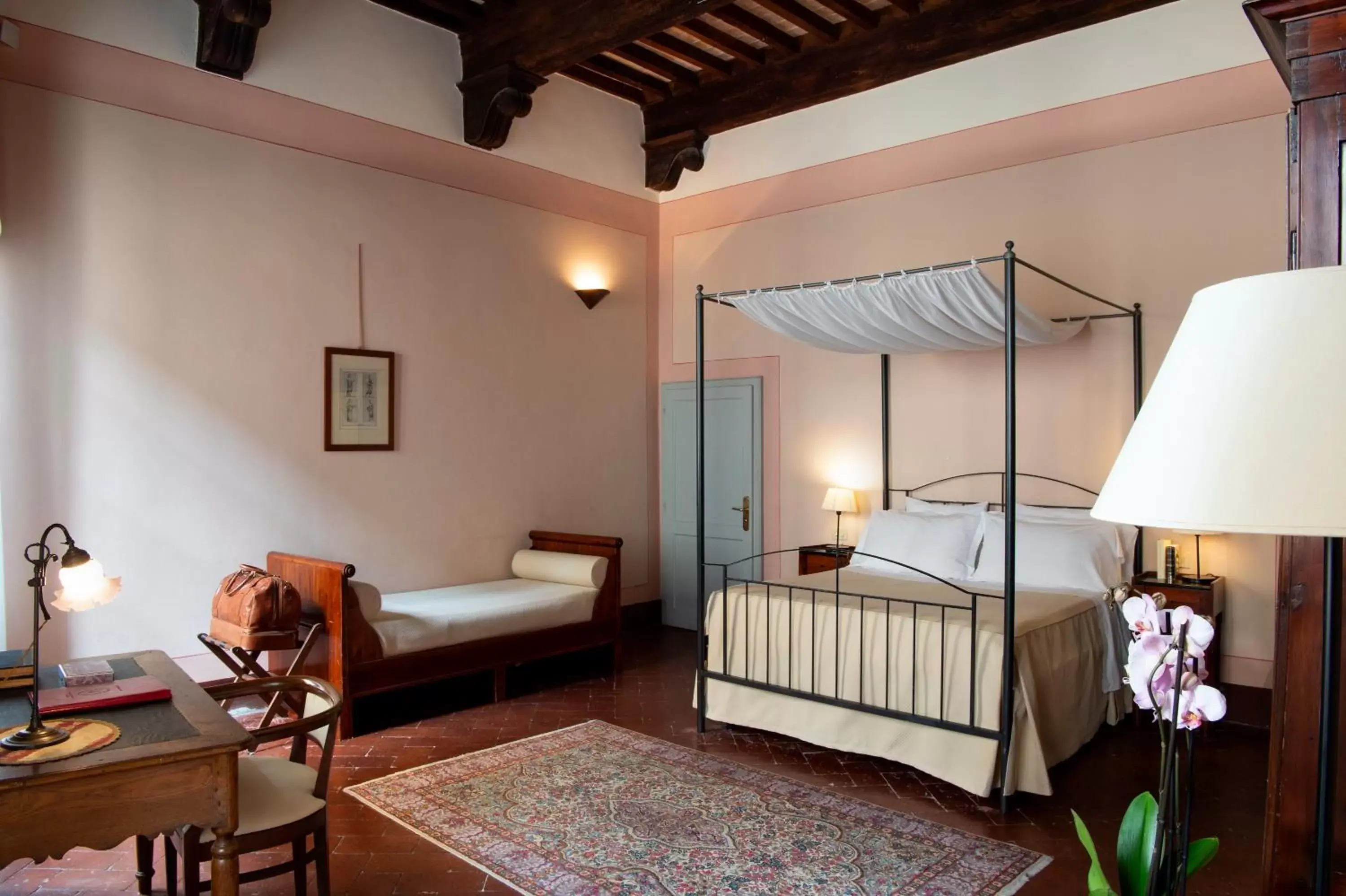 Bed in Hotel L'Antico Pozzo