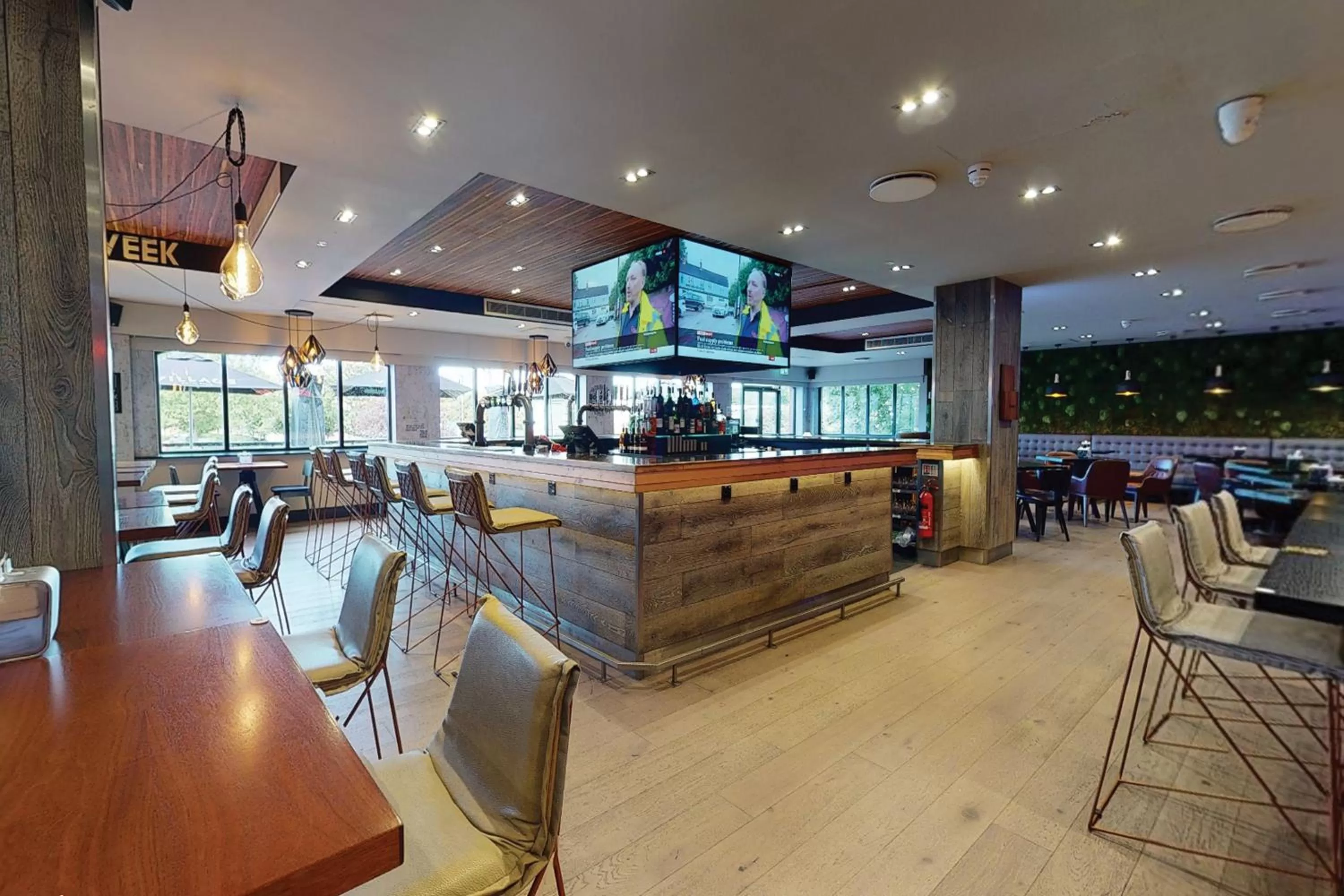 Restaurant/places to eat in Village Hotel Nottingham