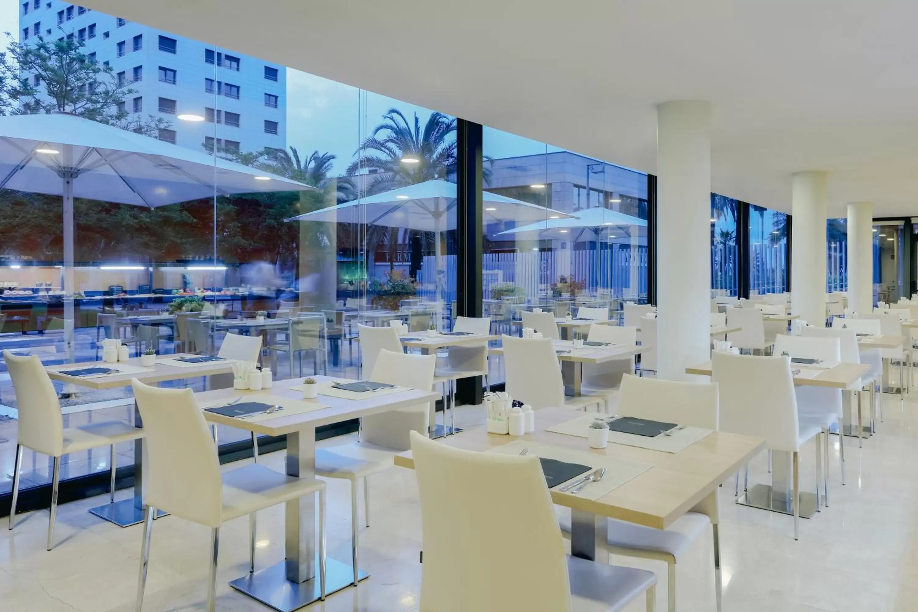 Restaurant/Places to Eat in Hesperia Barcelona Del Mar
