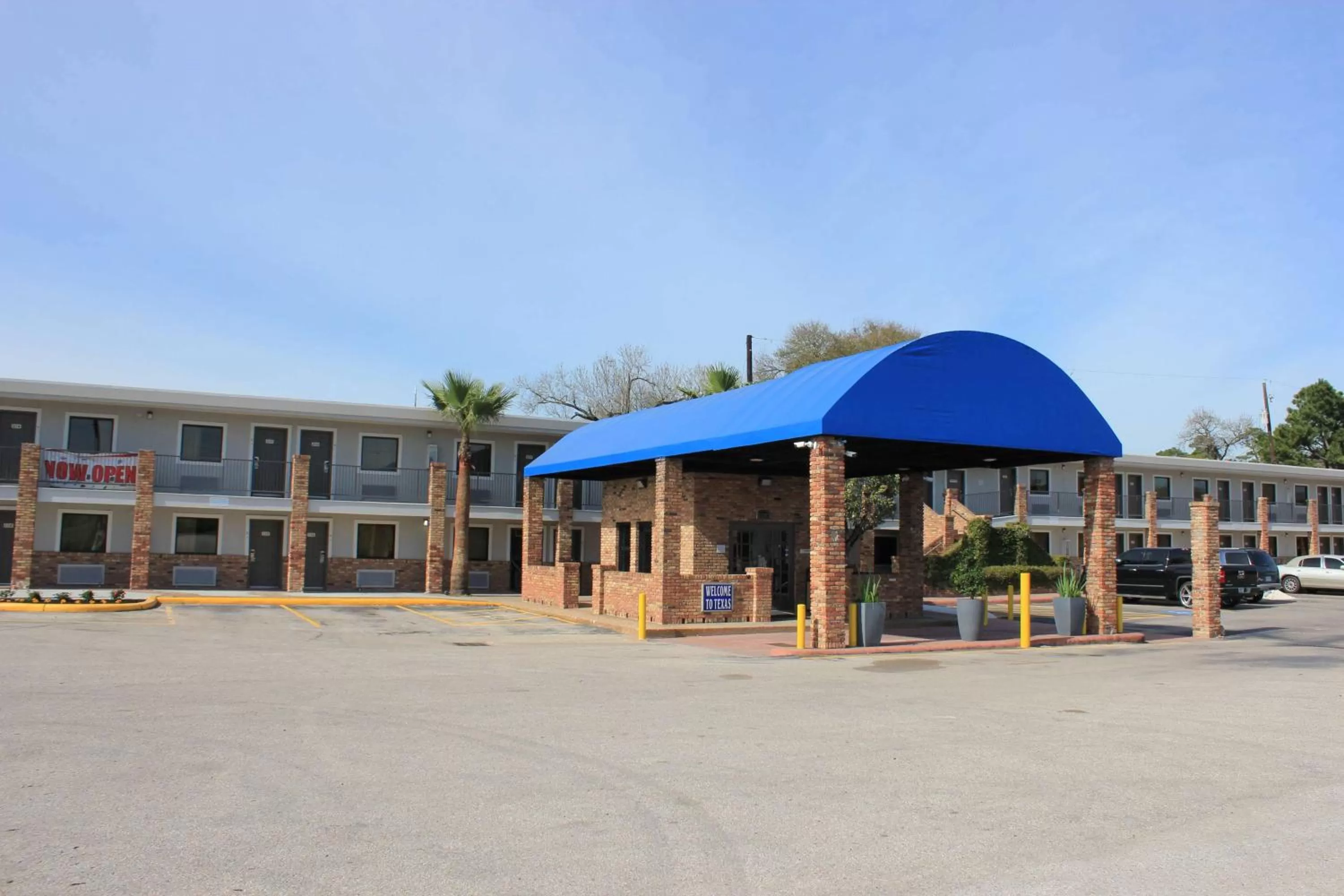 Property Building in Studio 6-Houston, TX - East