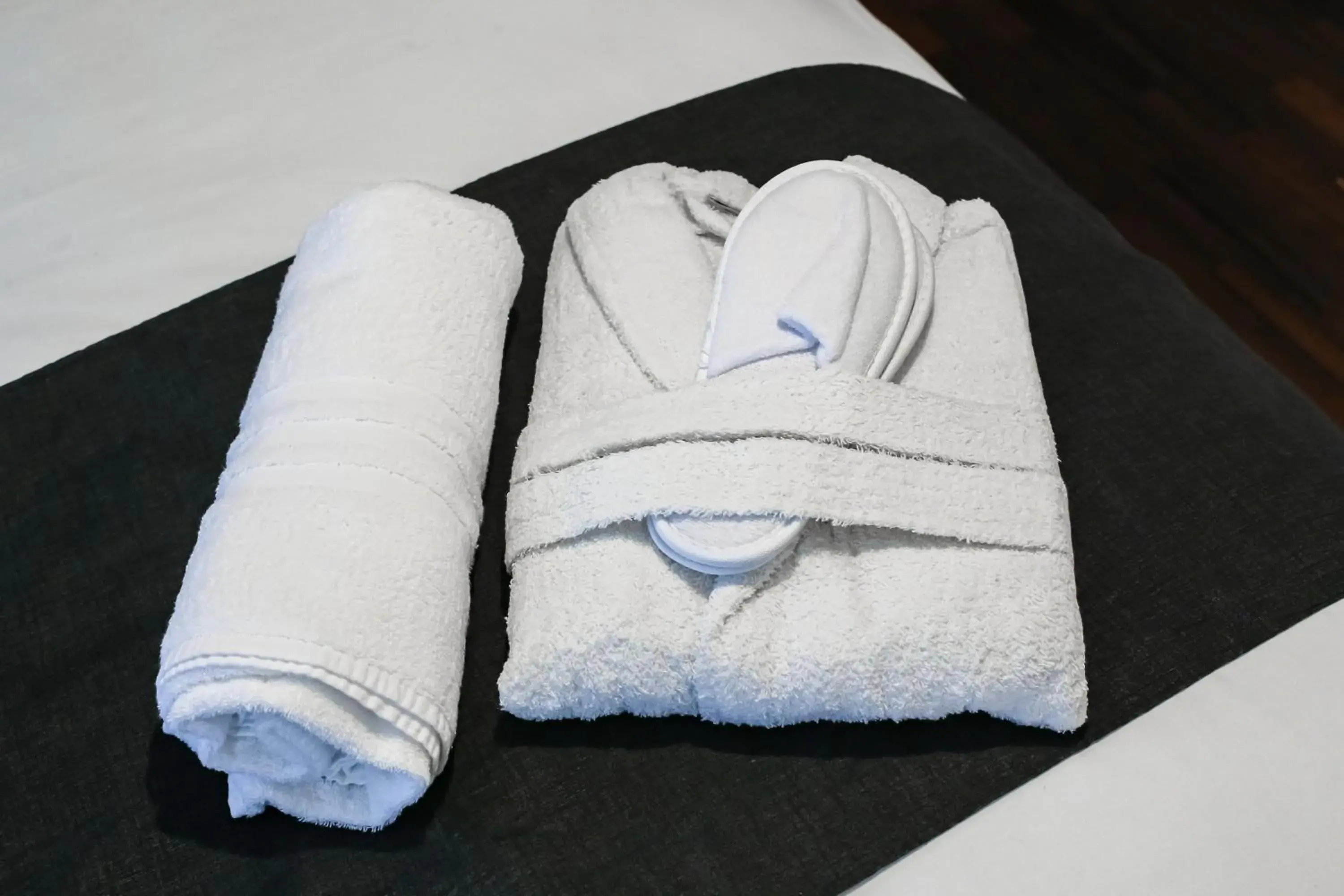 towels, Bed in Relais Circo Massimo