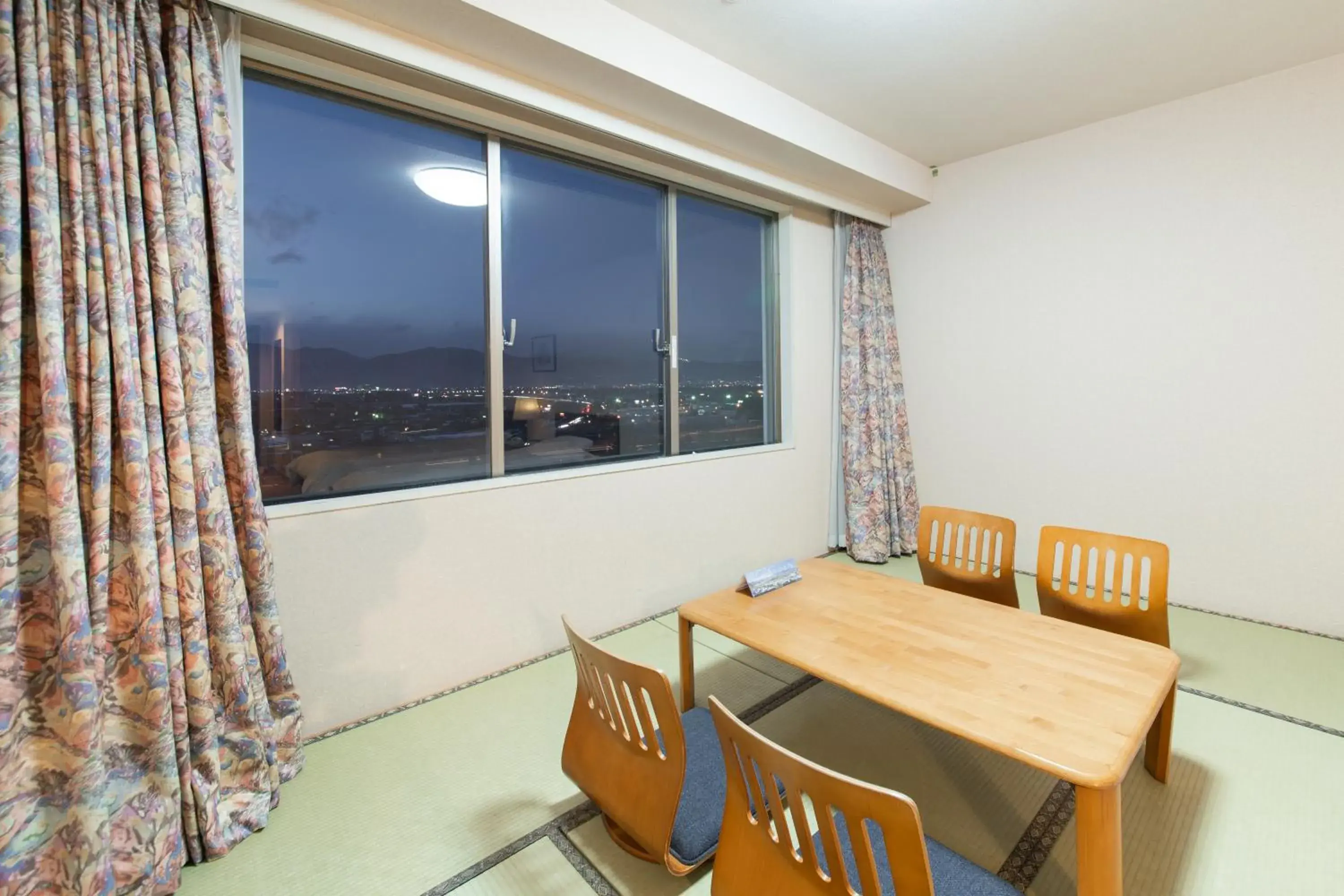 Dining Area in Royal Hotel NAGANO