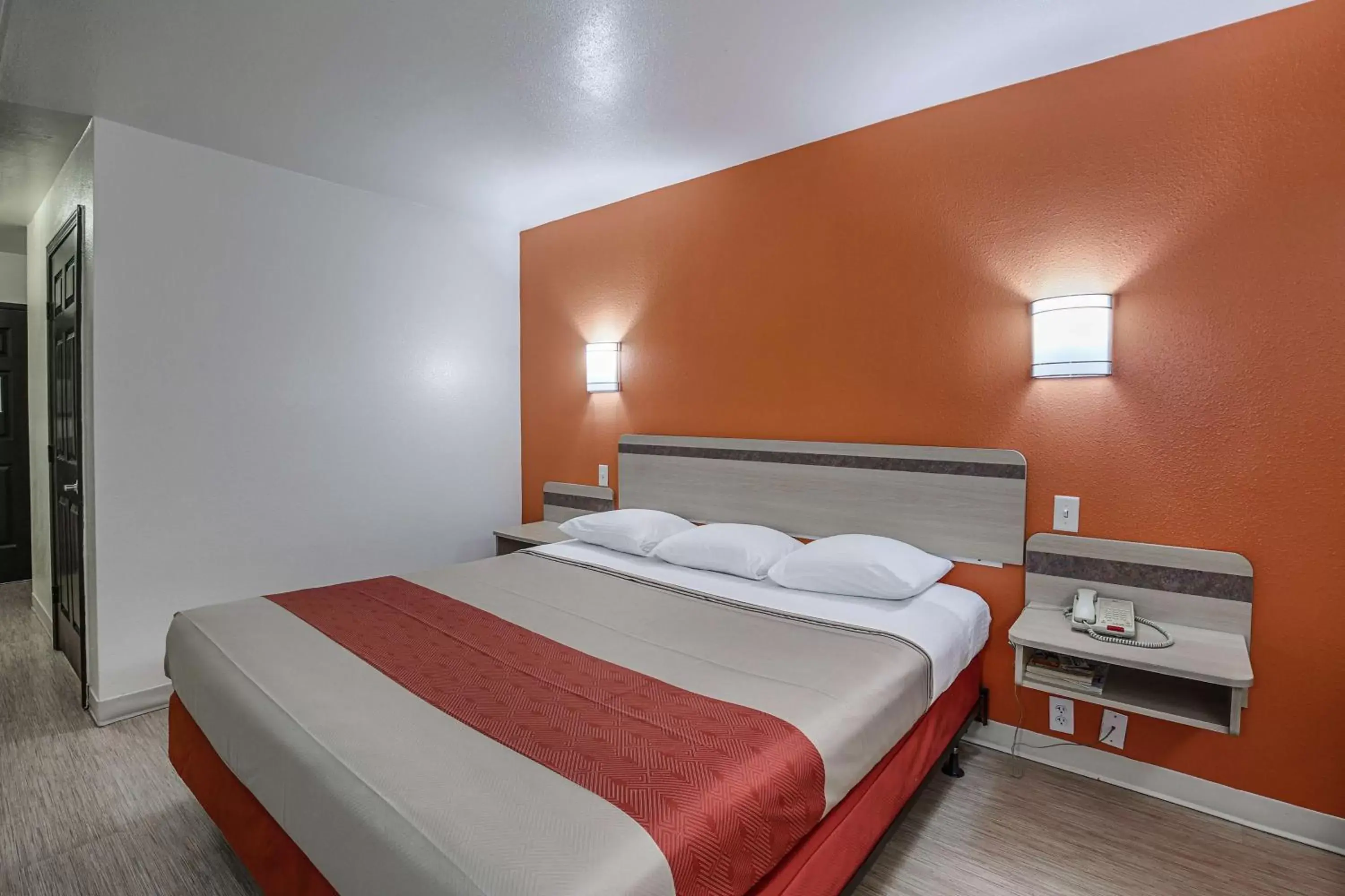 Photo of the whole room, Bed in Motel 6-Pasadena, TX Photo of the whole room, Bed in Motel 6-Pasadena, TX