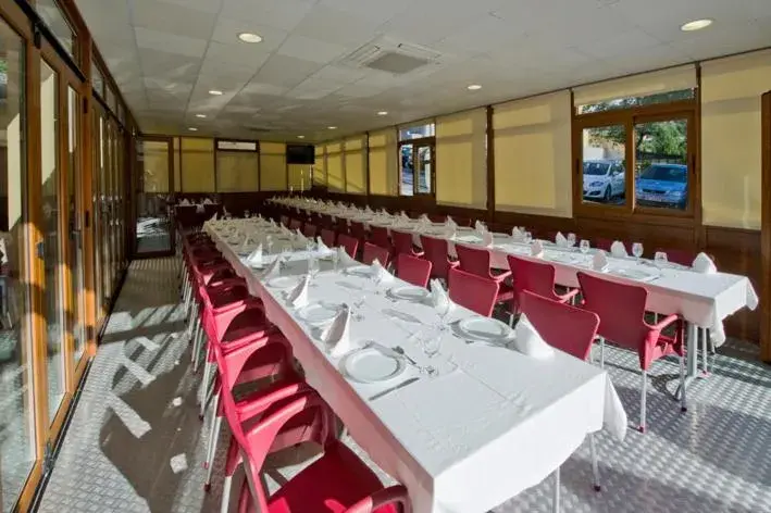 Restaurant/places to eat in Hotel Restaurante La Casilla