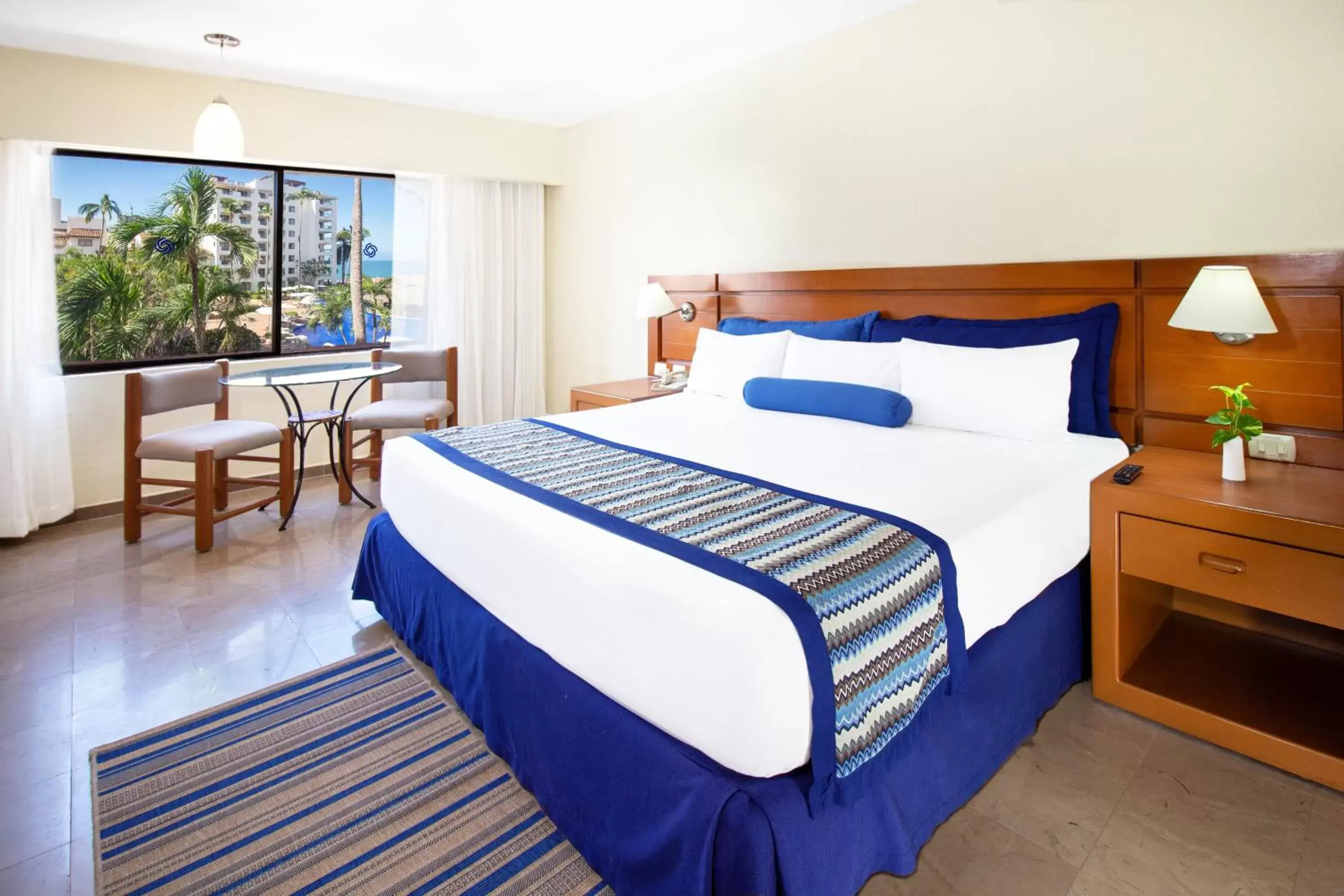 Living room, Bed in Plaza Pelicanos Grand Beach Resort All Inclusive