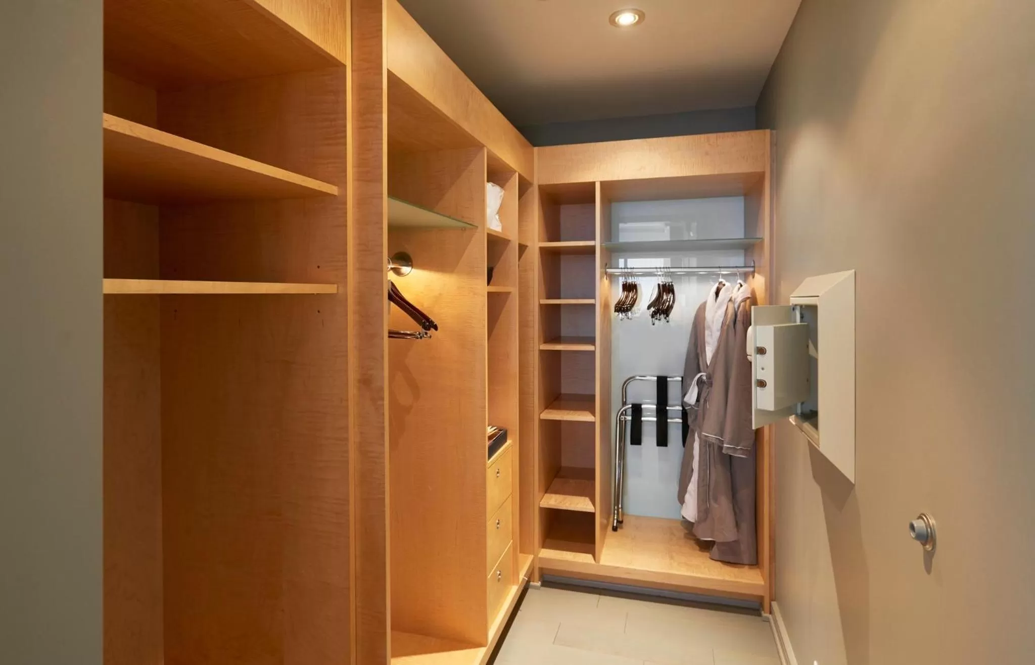 Photo of the whole room in The Lofton Hotel Minneapolis, Tapestry Collection by Hilton