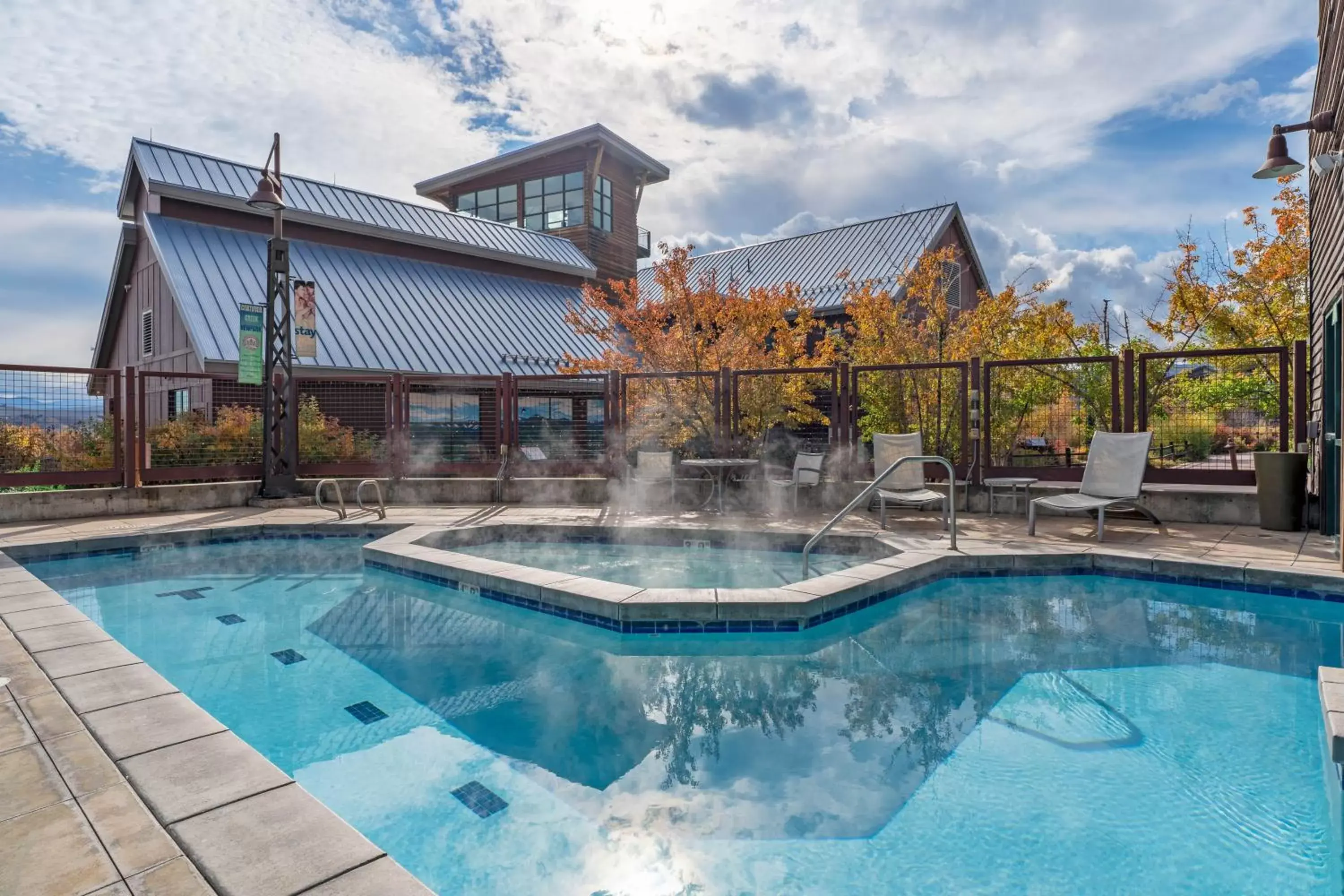 Swimming Pool in Newpark Resort