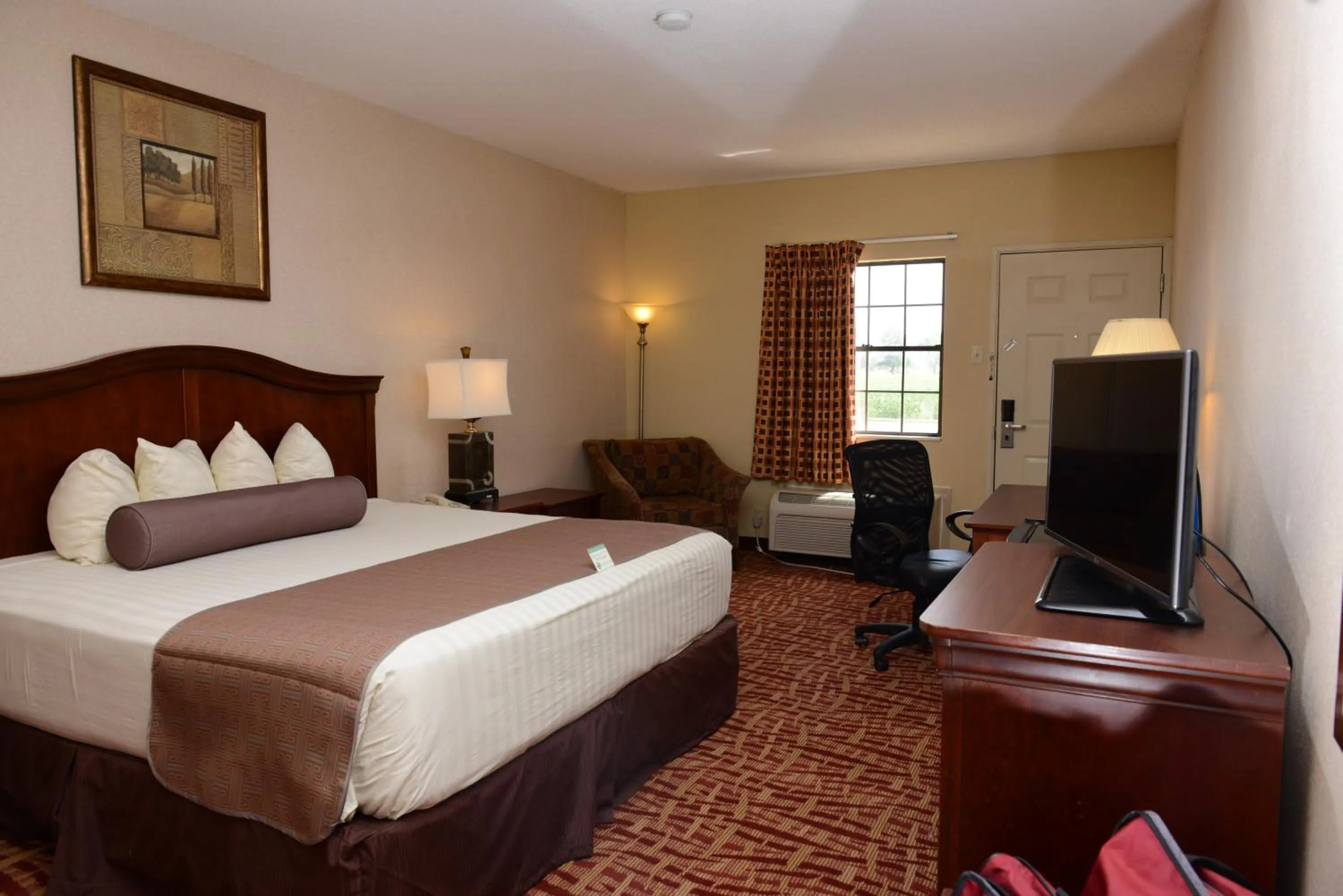 Bed in Americas Best Value Inn - Tunica Resort