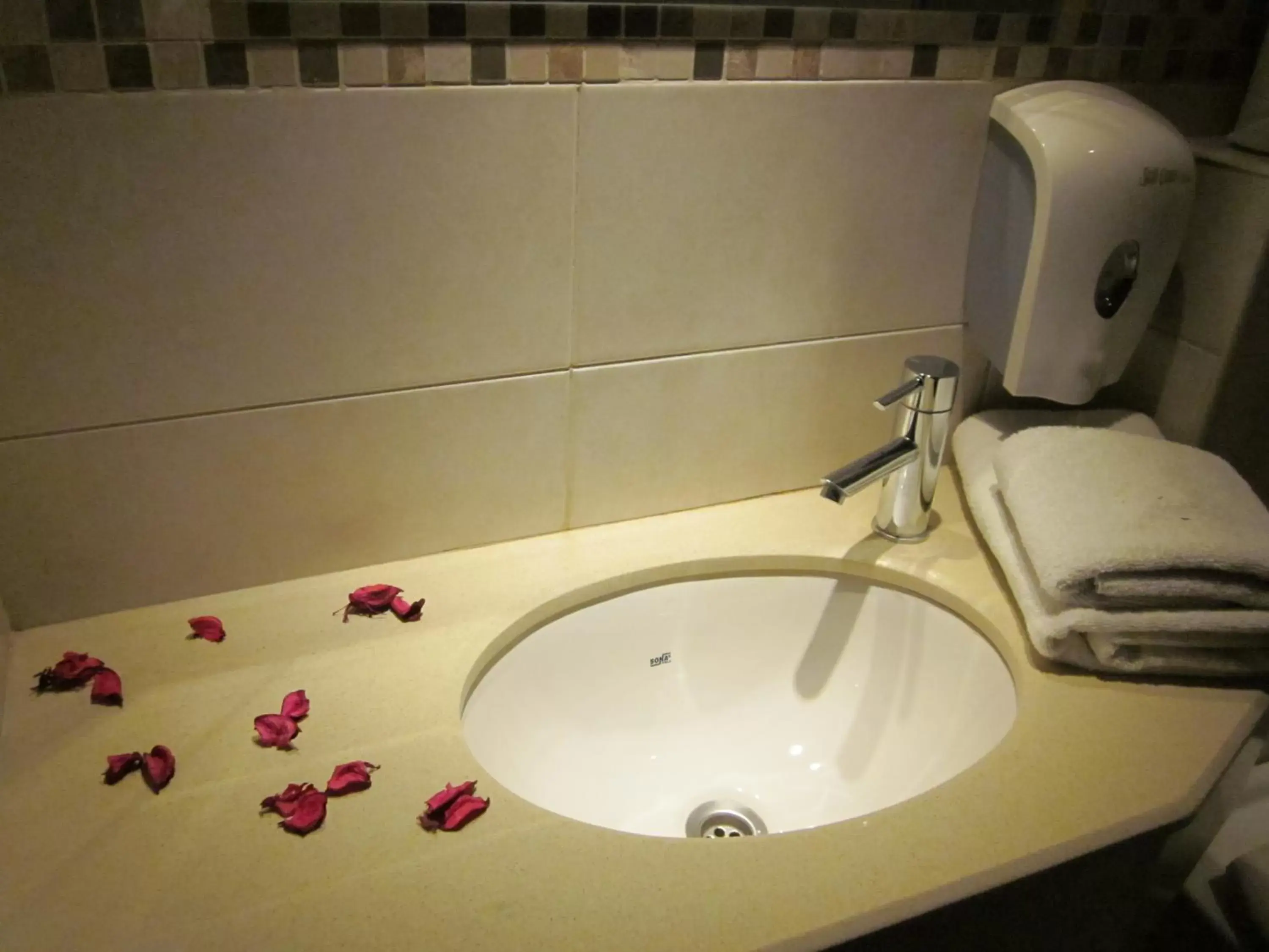 Bathroom in Commodore Hotel
