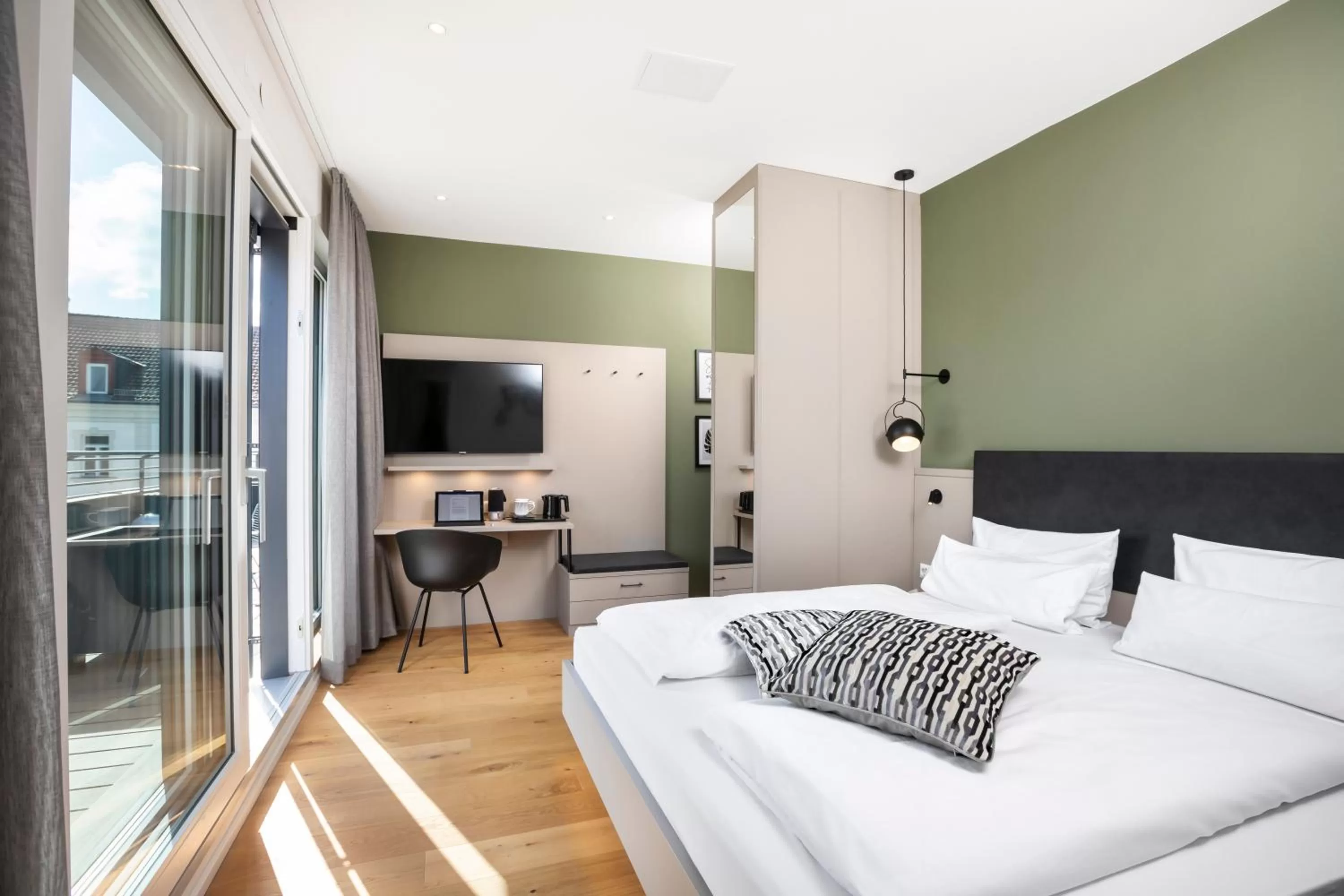 Photo of the whole room, Bed in zeitwohnhaus SUITE-HOTEL & SERVICED APARTMENTS