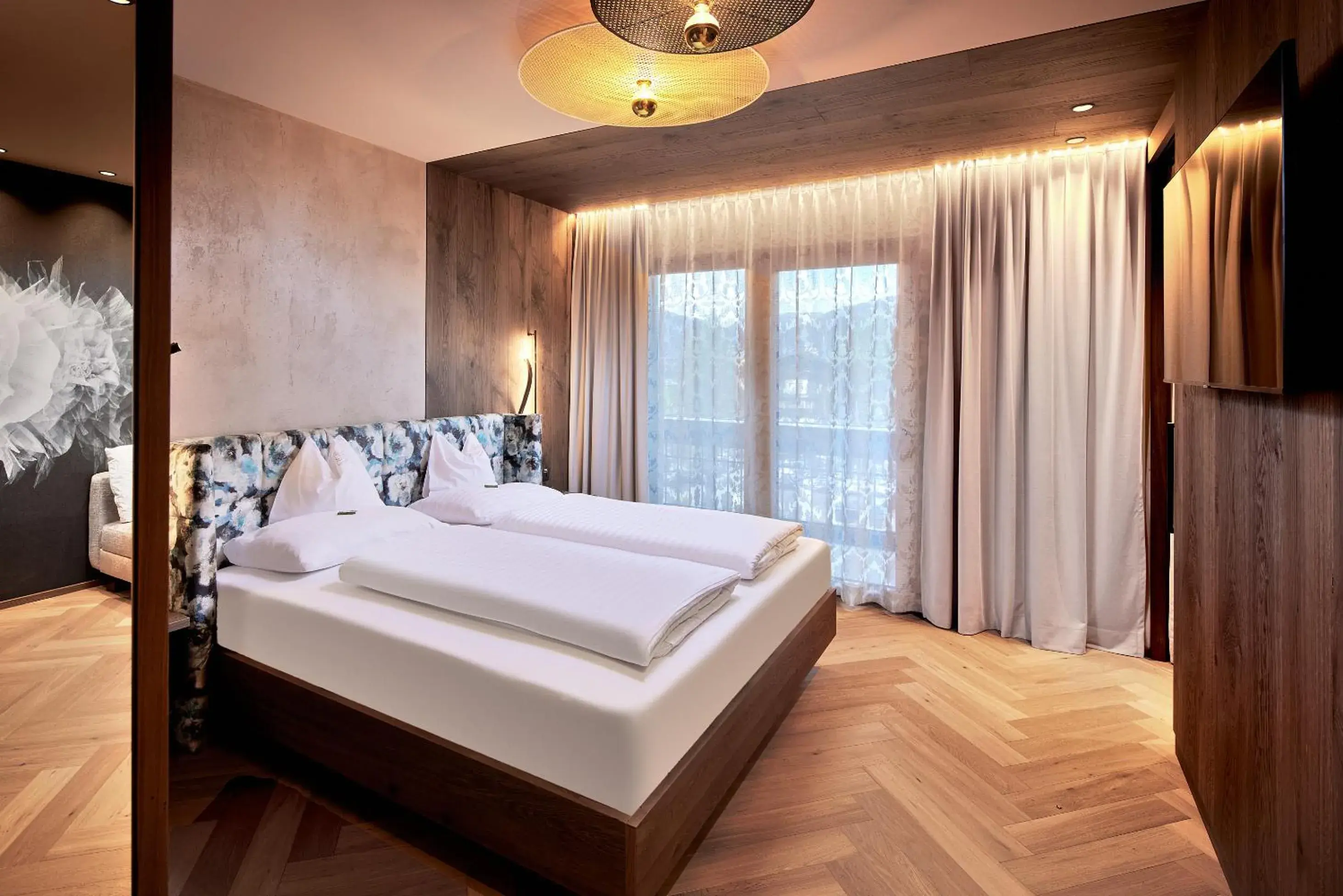 Photo of the whole room, Bed in Hotel Neue Post