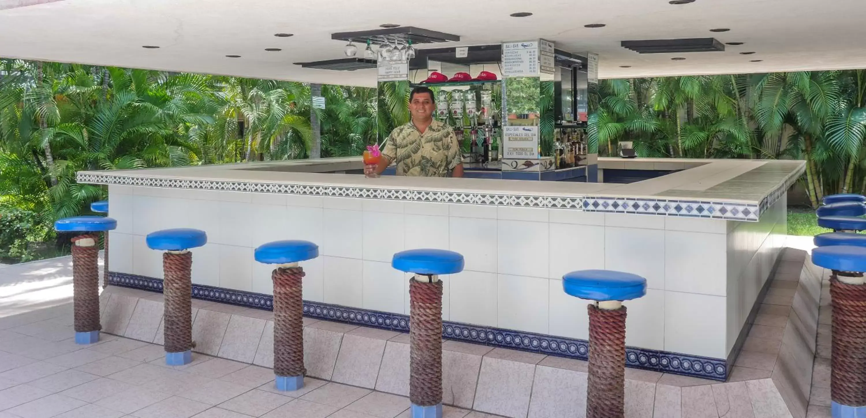 Area and facilities, Lounge/Bar in Hotel Bali-Hai Acapulco