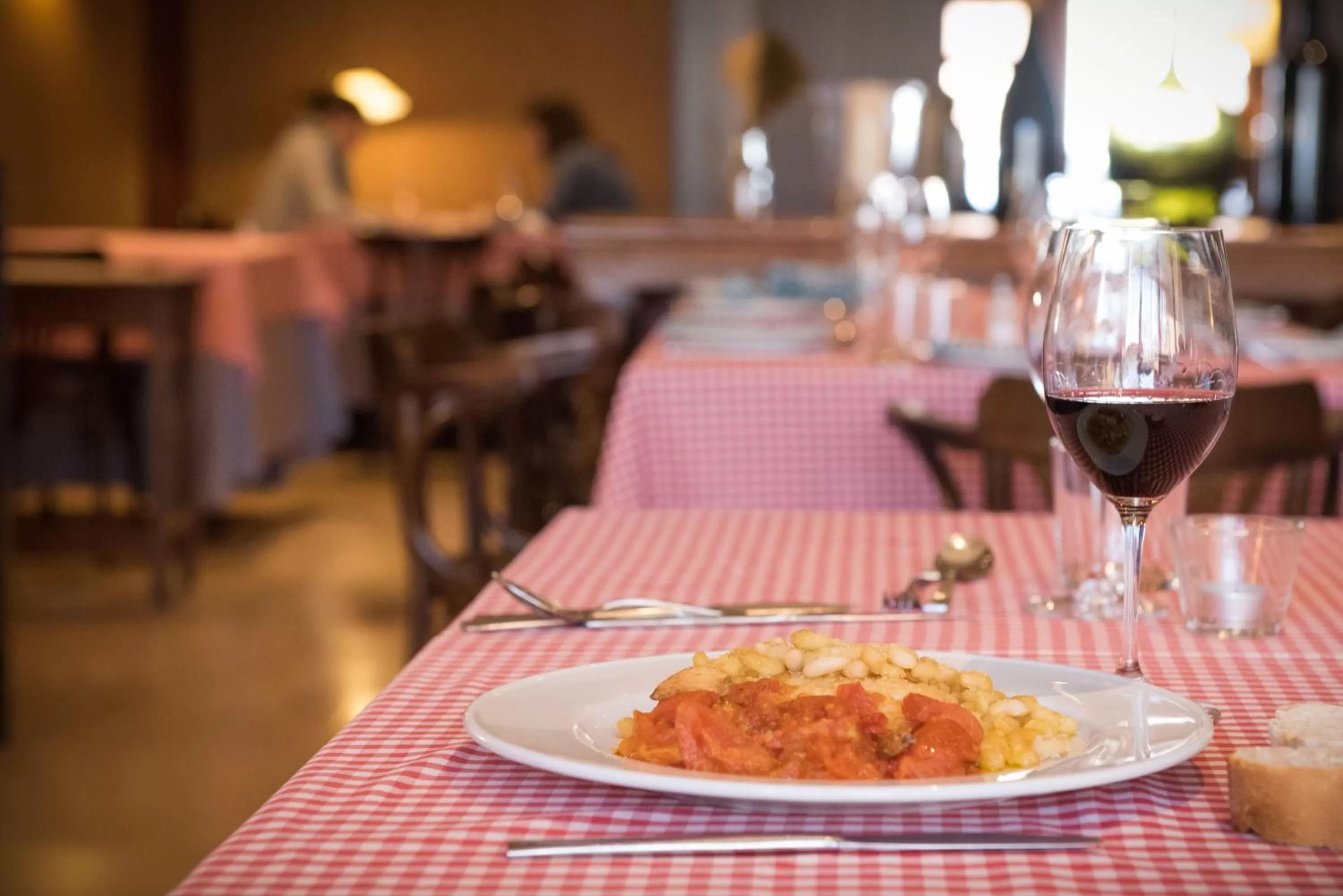 Restaurant/places to eat in Hotel-Hostal Sport