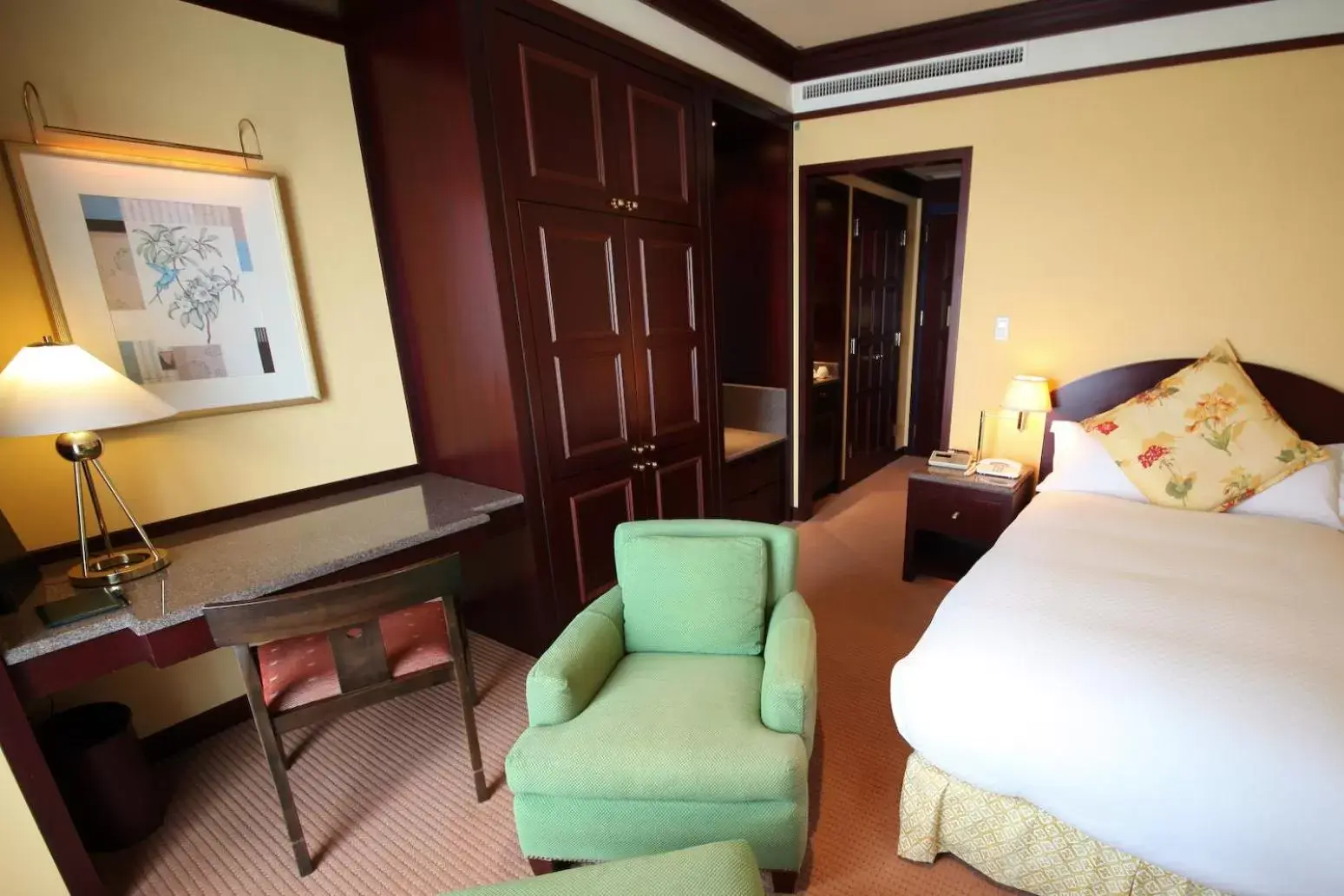 Photo of the whole room, Bed in Mito Plaza Hotel Photo of the whole room, Bed in Mito Plaza Hotel