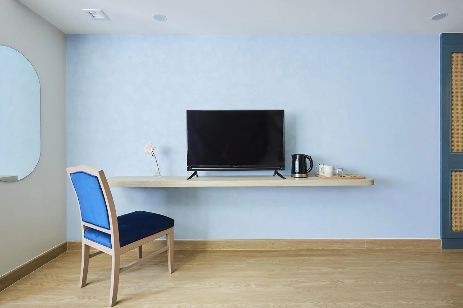 TV and multimedia in 56 Surawong Hotel Bangkok