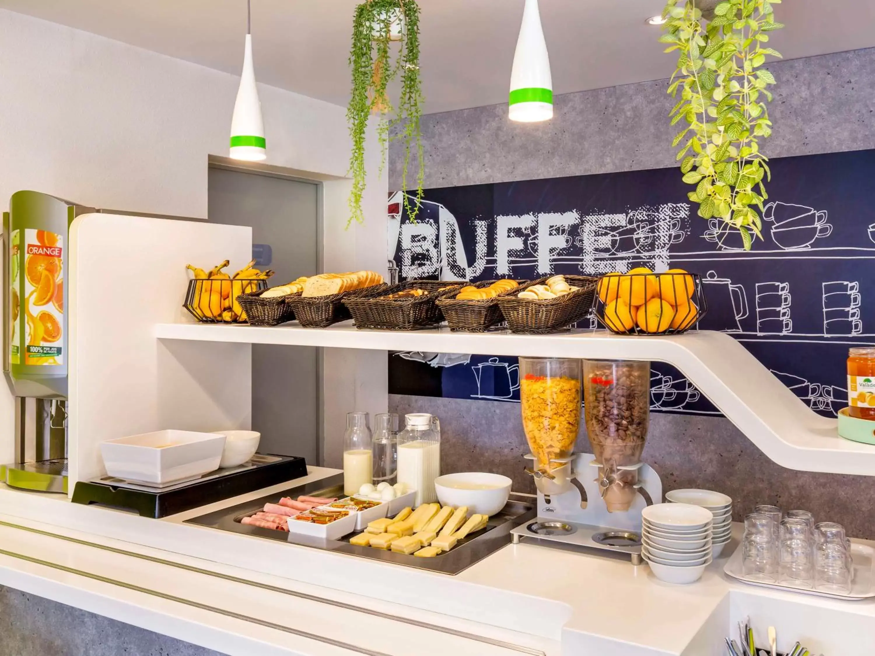 Sports, Food in Ibis Budget Grenoble Sud Seyssins