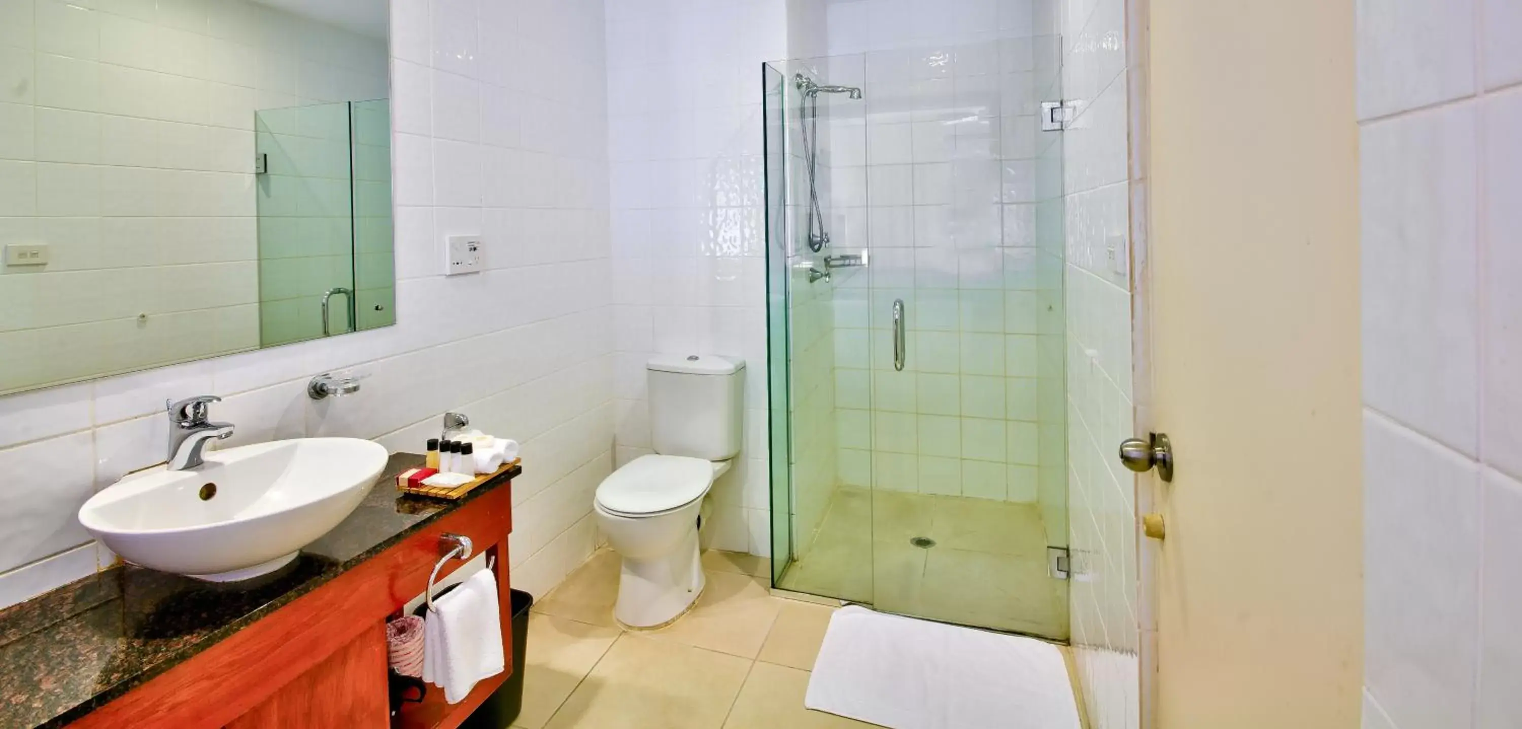Bathroom in Tanoa International Hotel