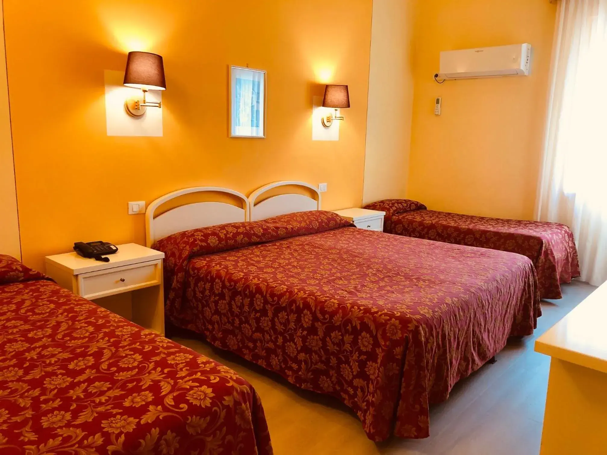 Bed in Hotel Duca Della Corgna