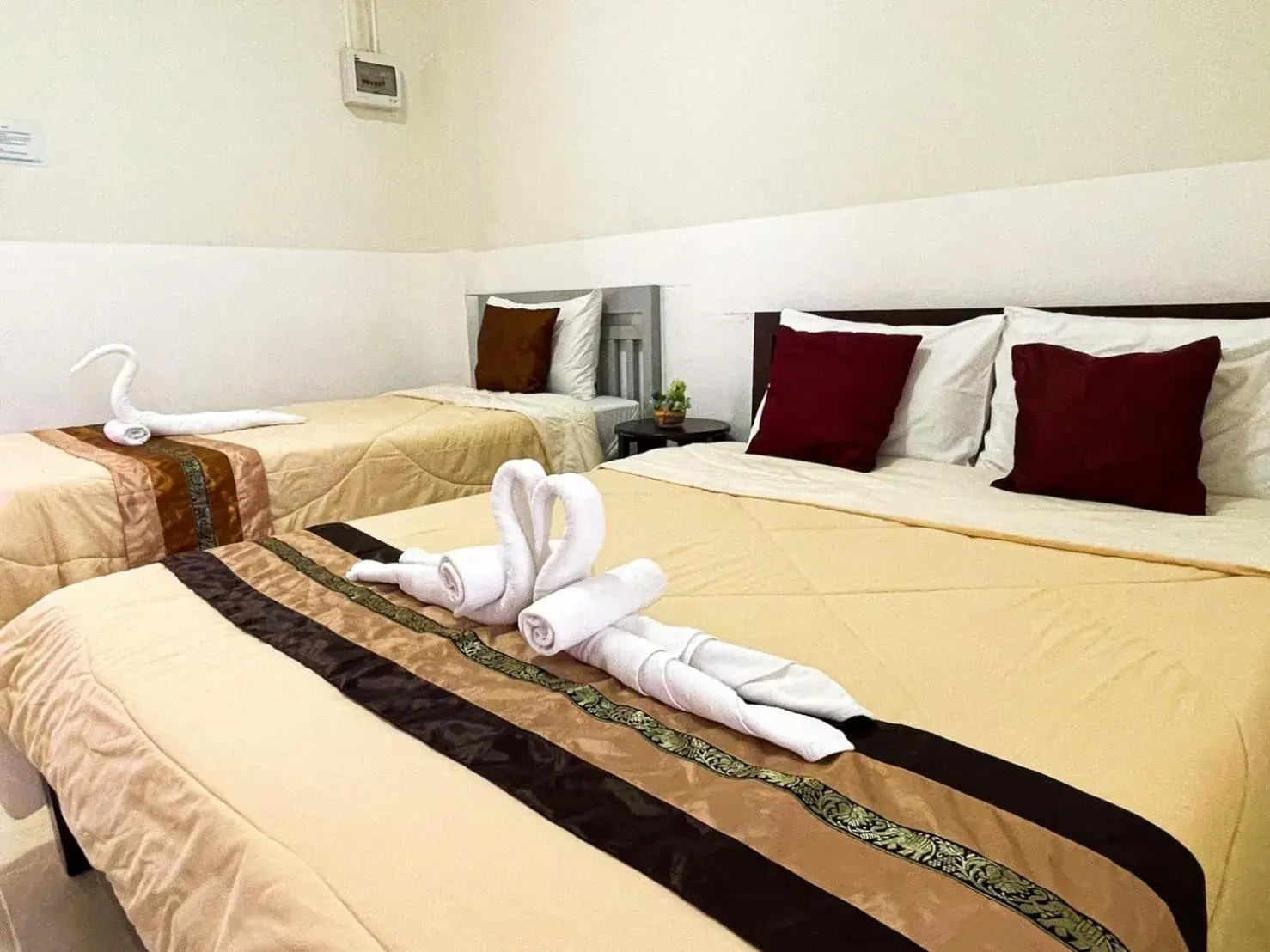 Bed in Rueangrat Hotel