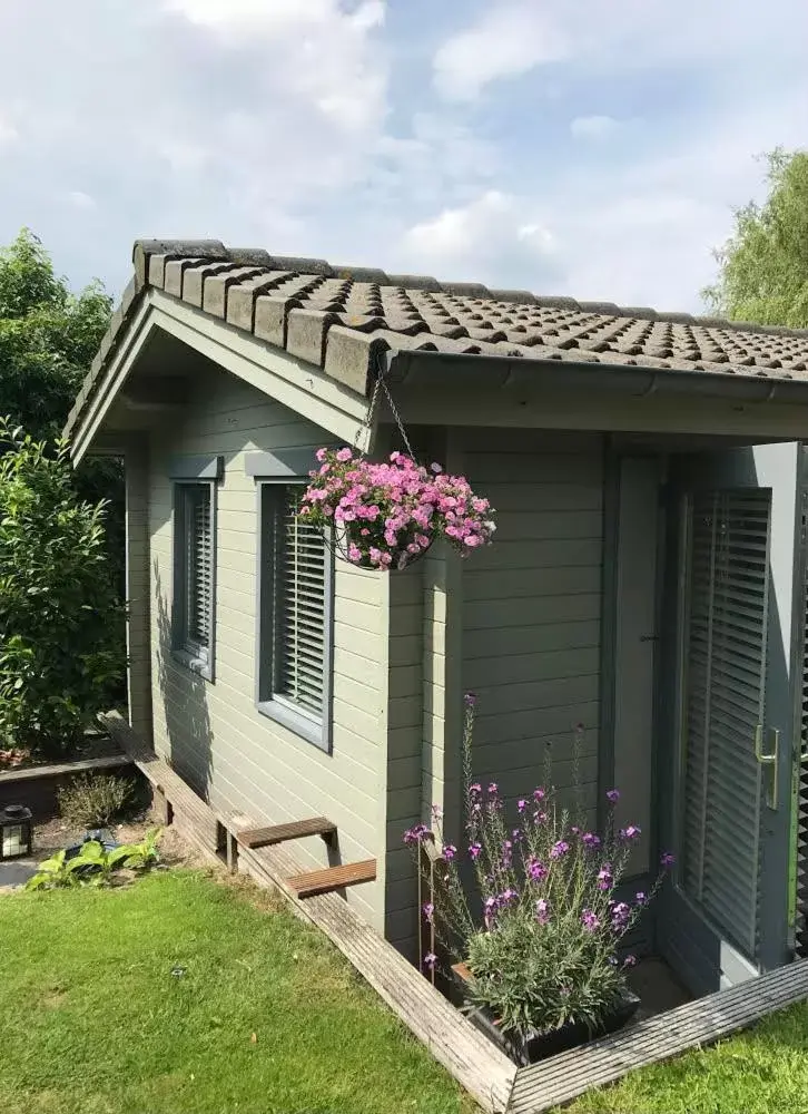 Property Building in Tiny House Boatshed