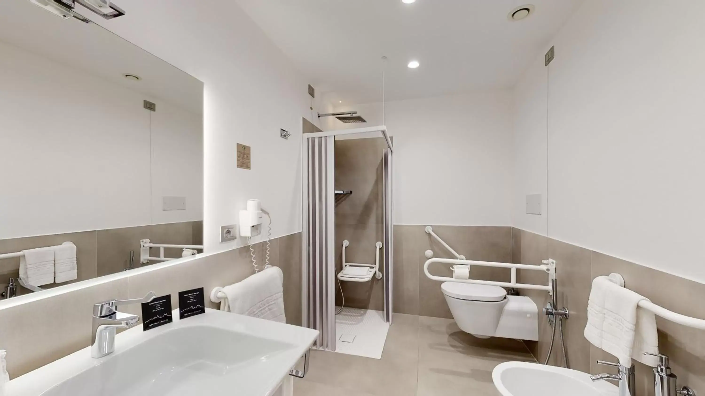 Bathroom in Hotel Monte Sarago
