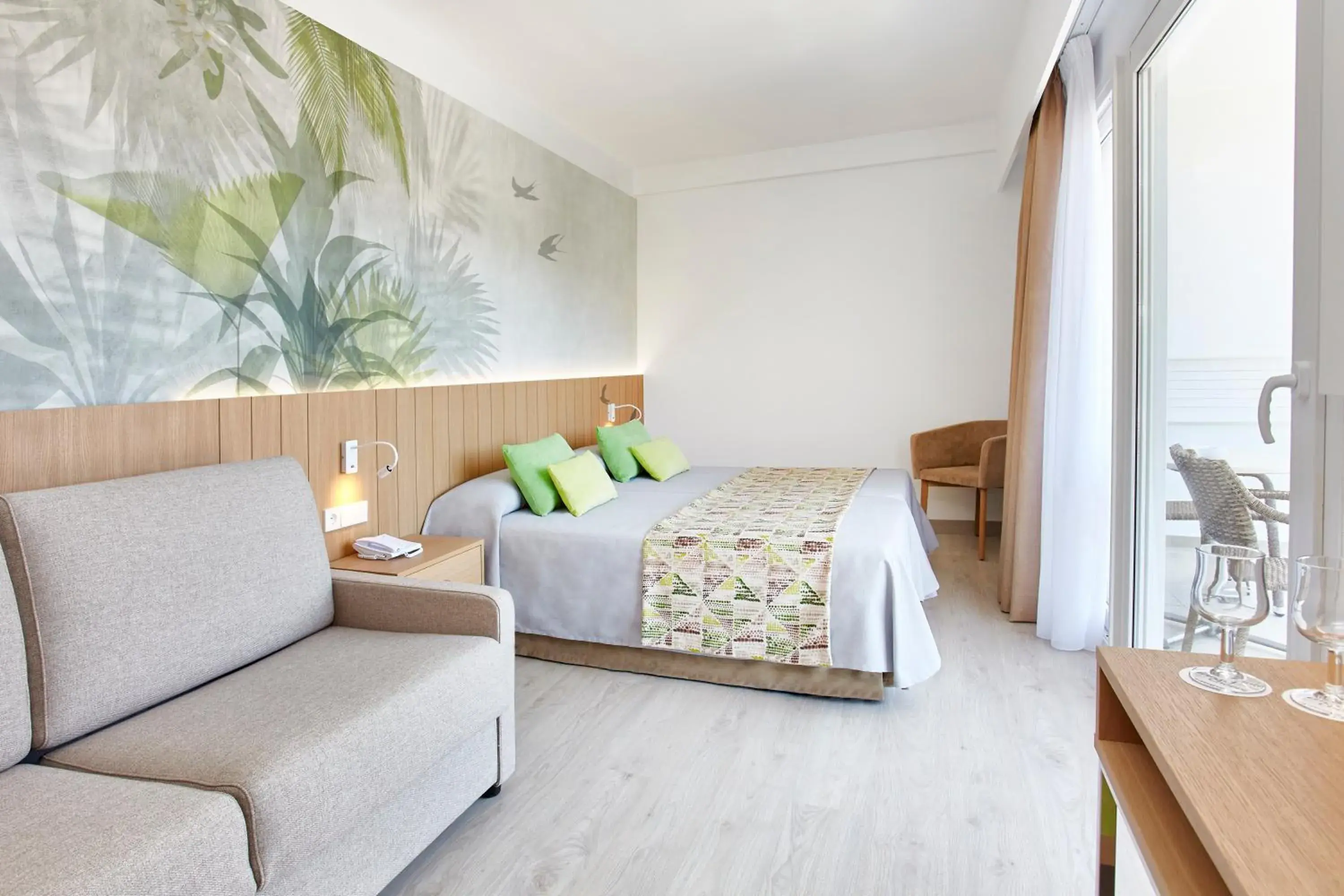 Photo of the whole room in Universal Hotel Castell Royal Photo of the whole room in Universal Hotel Castell Royal