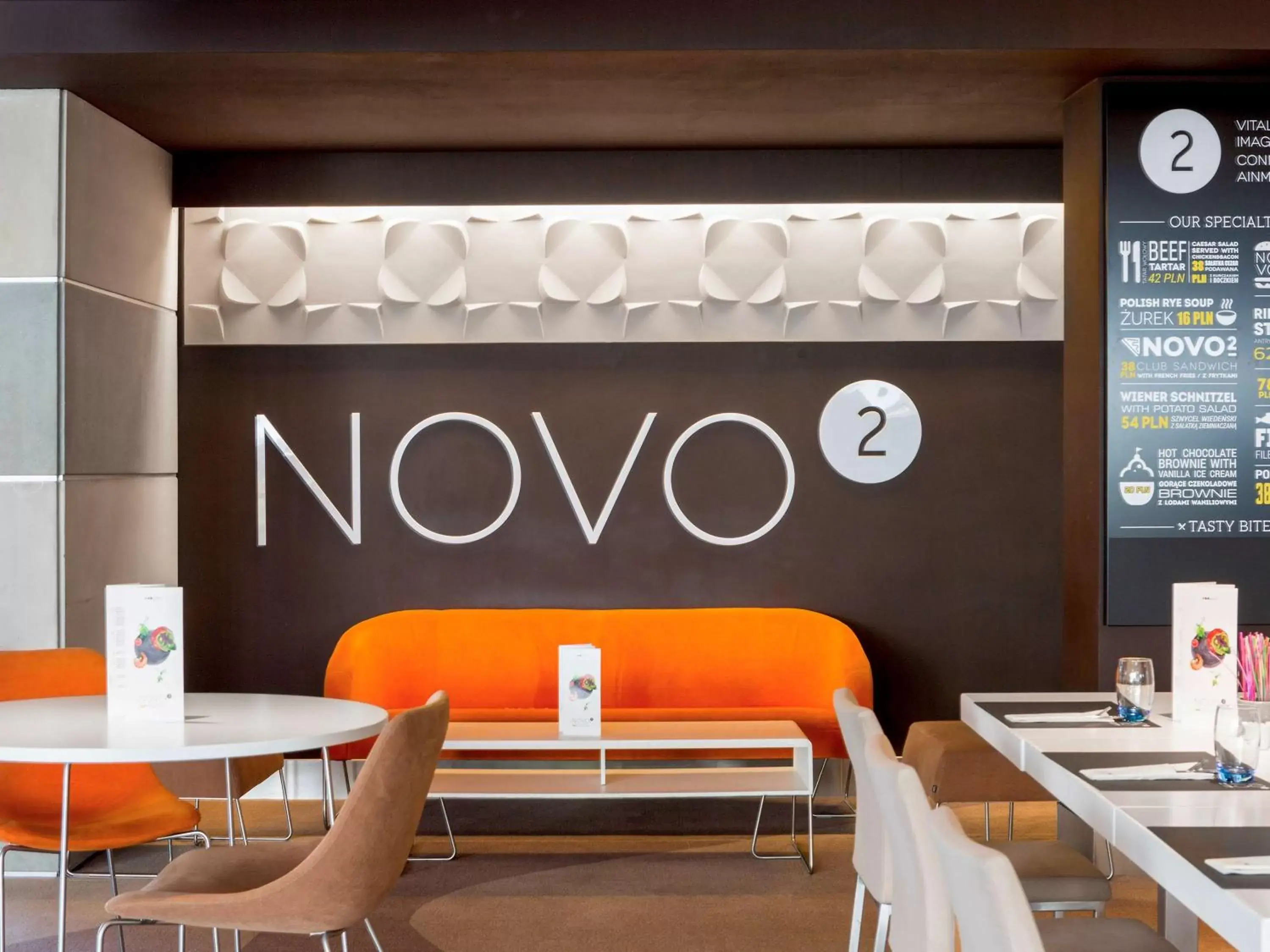 Lounge or bar, Restaurant/Places to Eat in Novotel Warszawa Airport