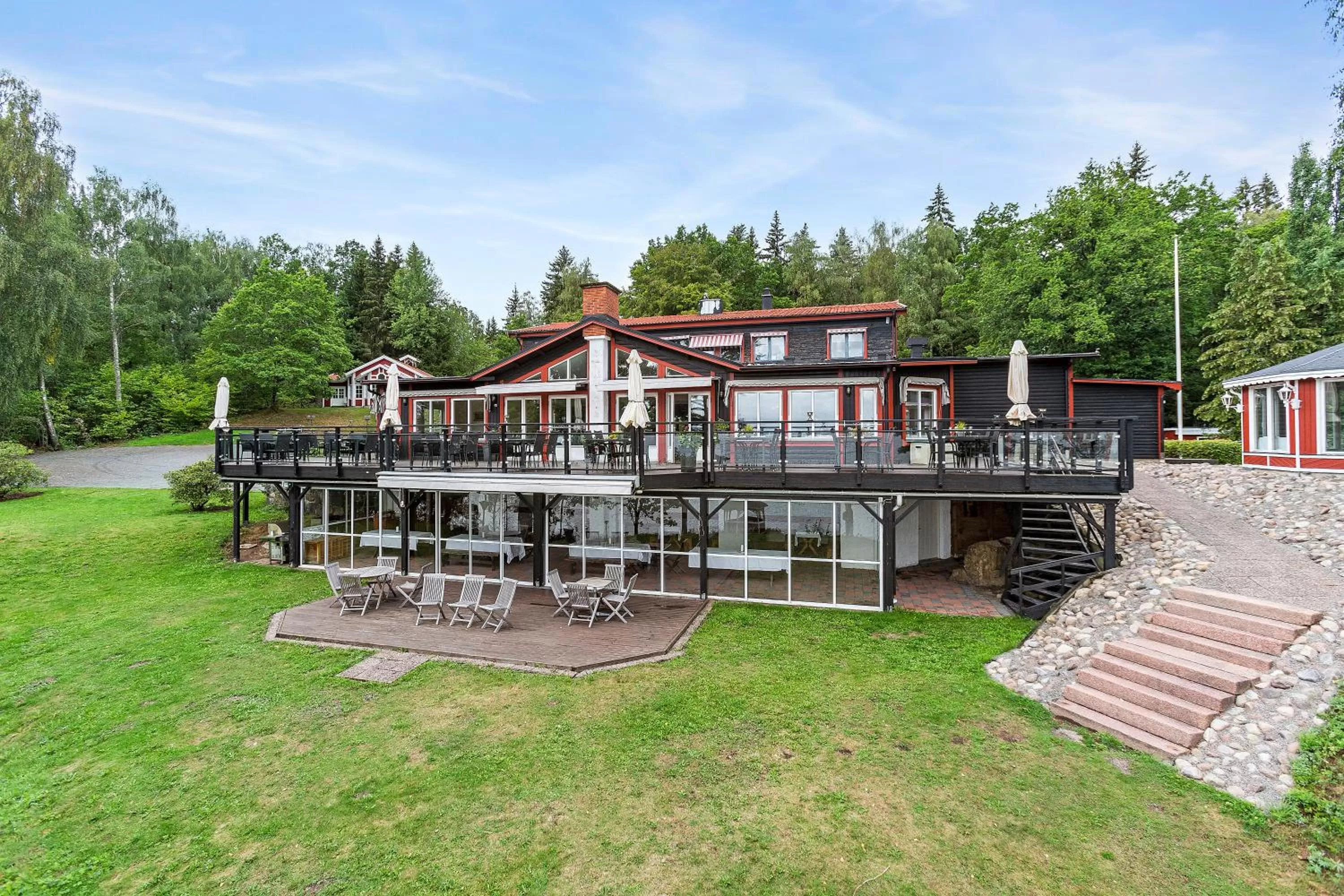 Property building in Hotel Ullinge