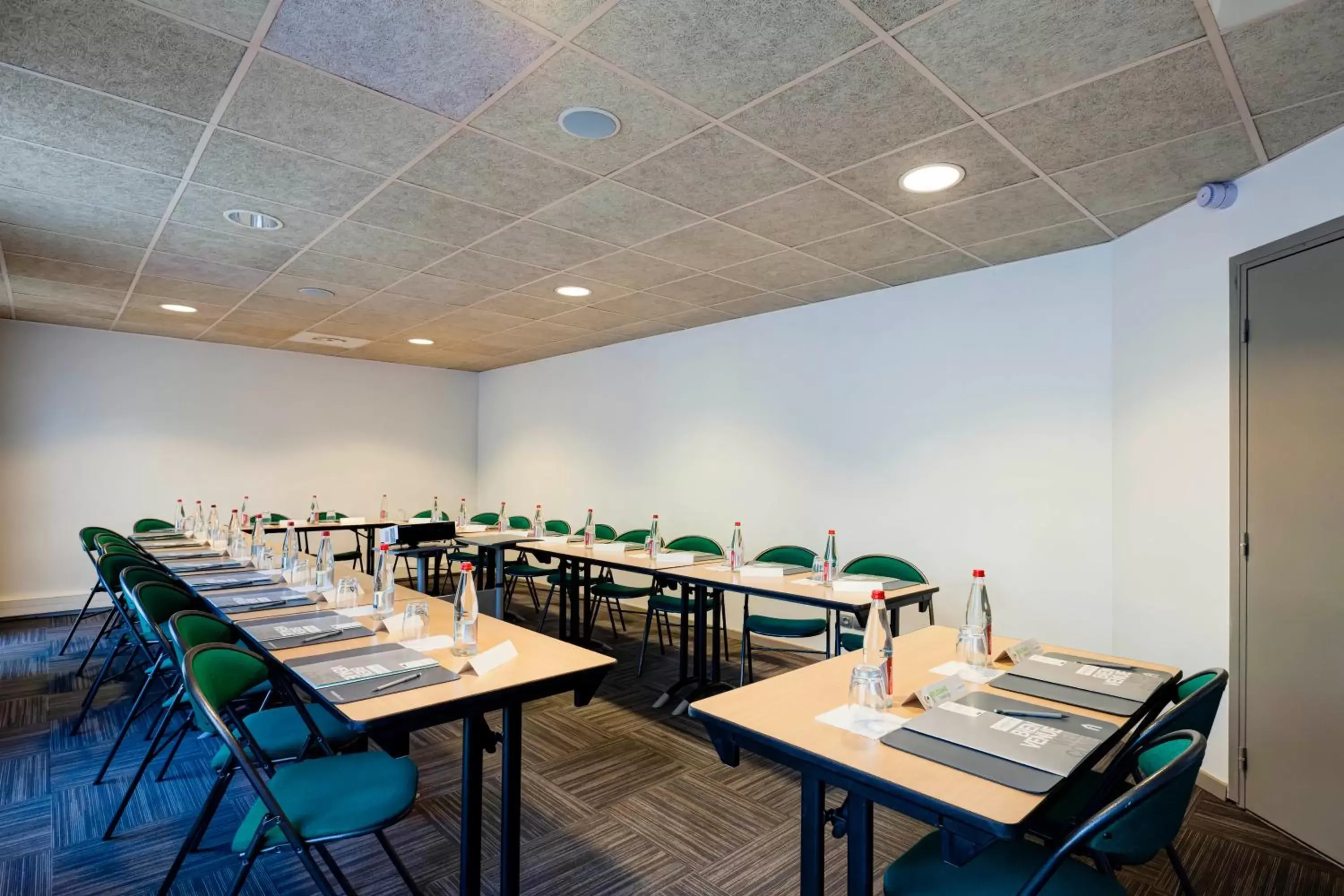 Meeting/conference room, Restaurant/Places to Eat in Campanile Evry Ouest - Corbeil Essonnes