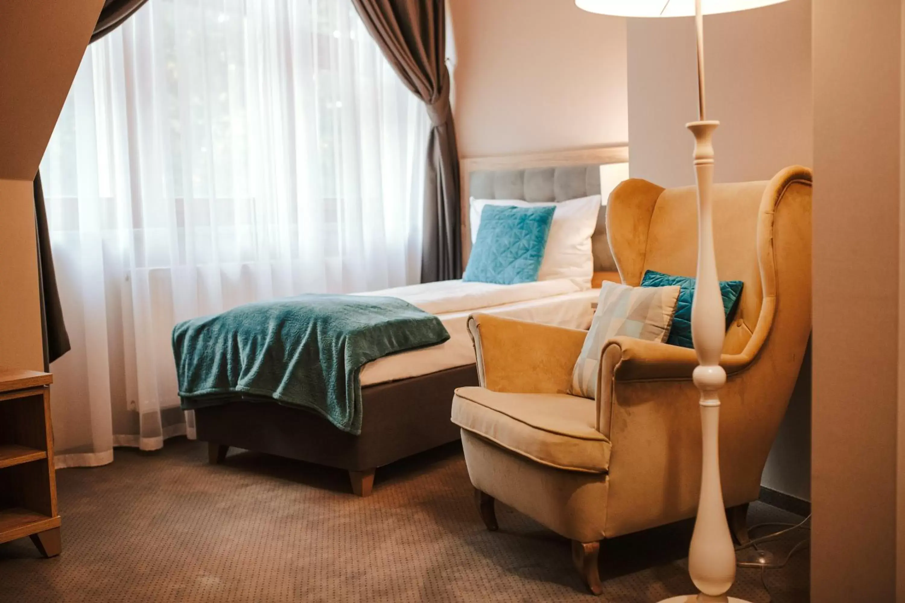 Deluxe Single Room - Palace in Hotel Dębowy Biowellness & SPA Góry Sowie Deluxe Single Room - Palace in Hotel Dębowy Biowellness & SPA Góry Sowie