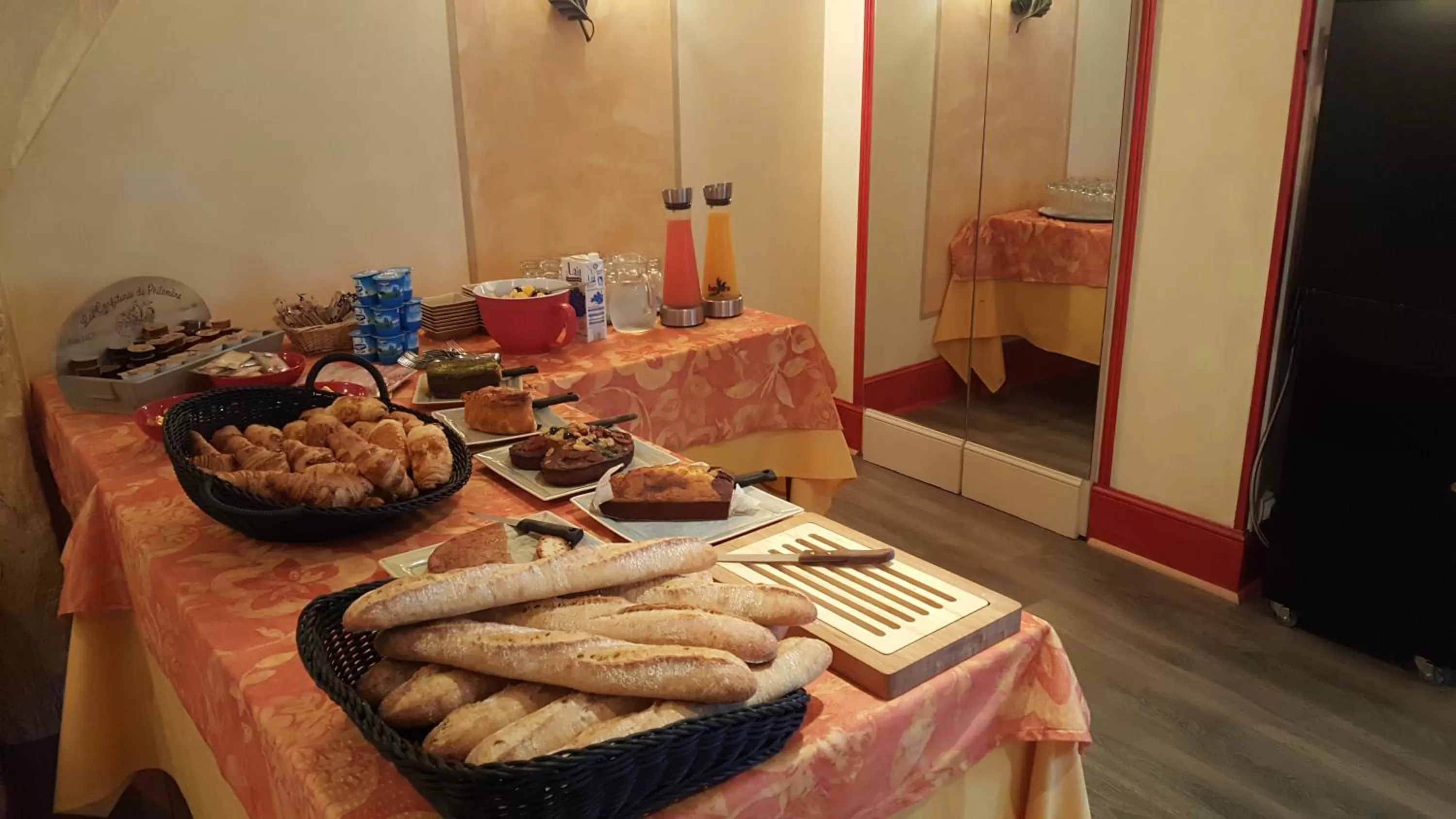 Buffet breakfast in Hotel Le Bon Laboureur