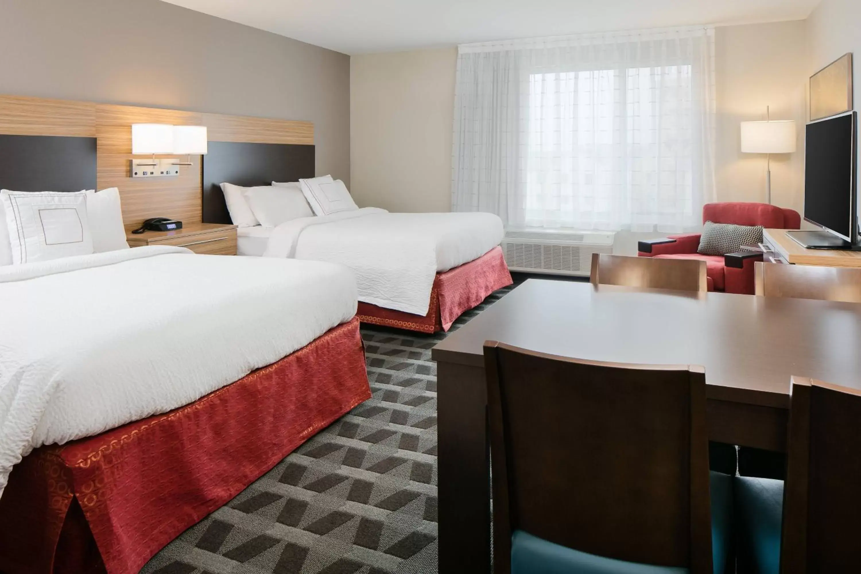 Photo of the whole room in TownePlace Suites by Marriott Kansas City Airport