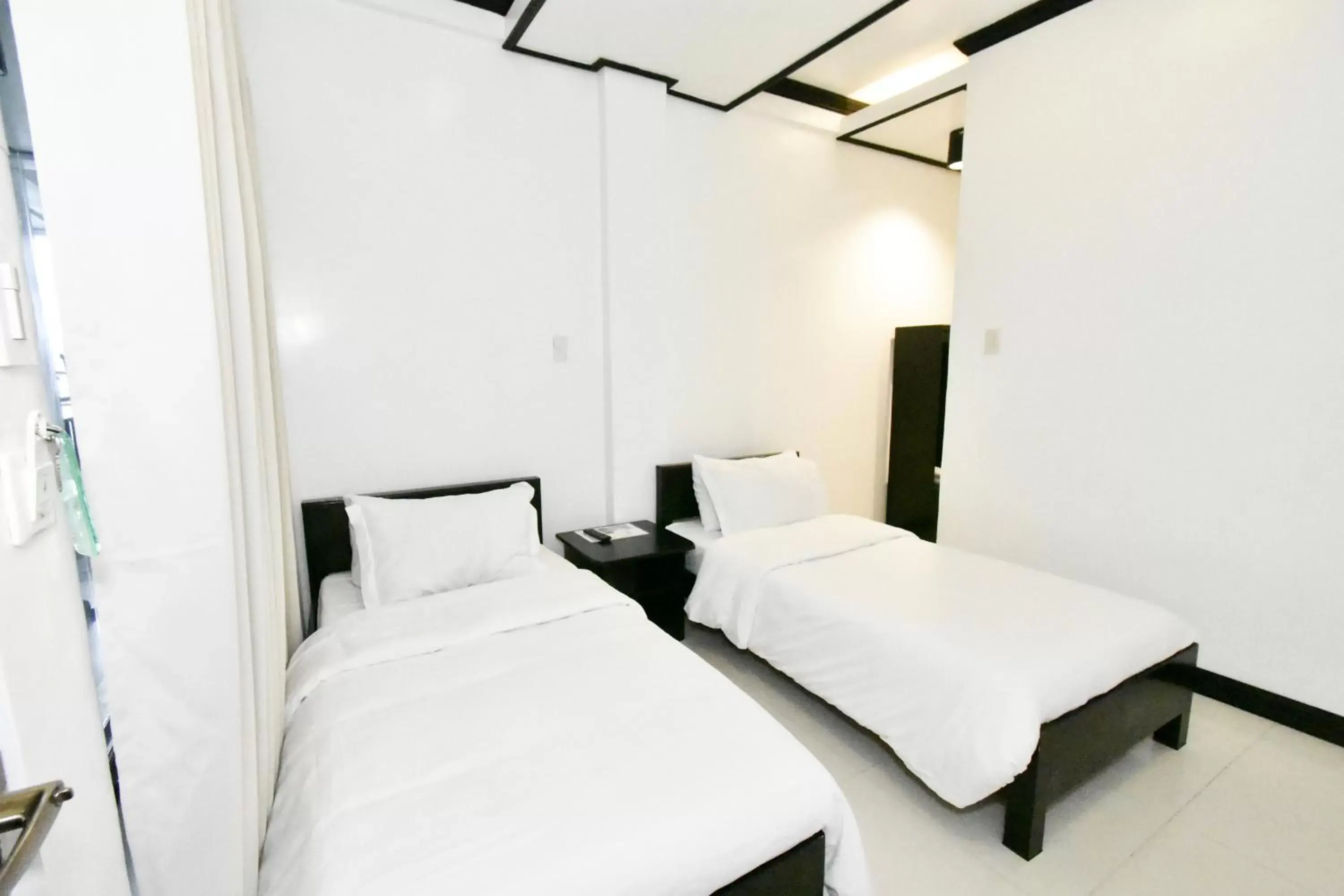 Bedroom, Bed in Swiftlets Inn