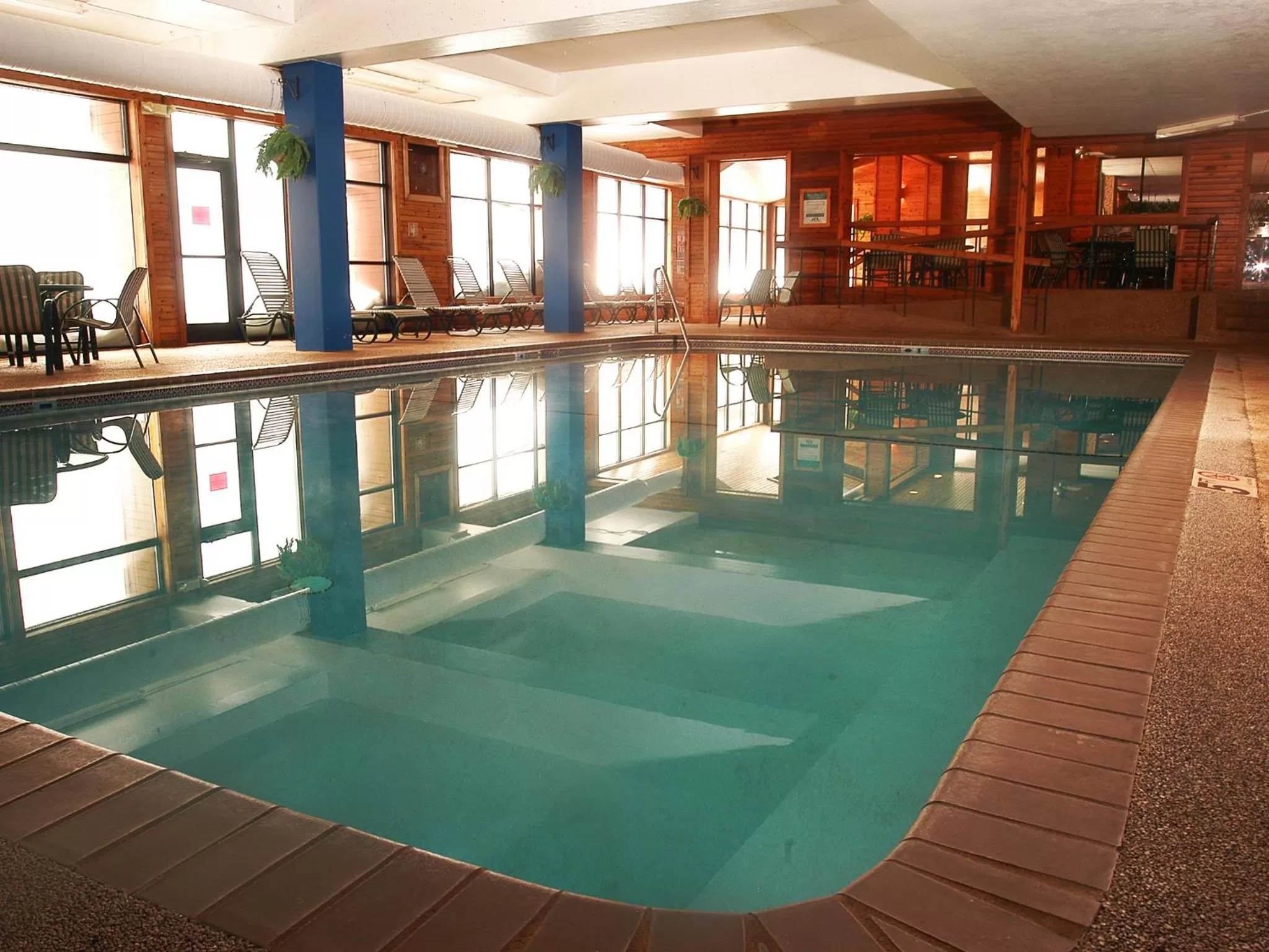 Swimming pool in Caribou Highlands Lodge