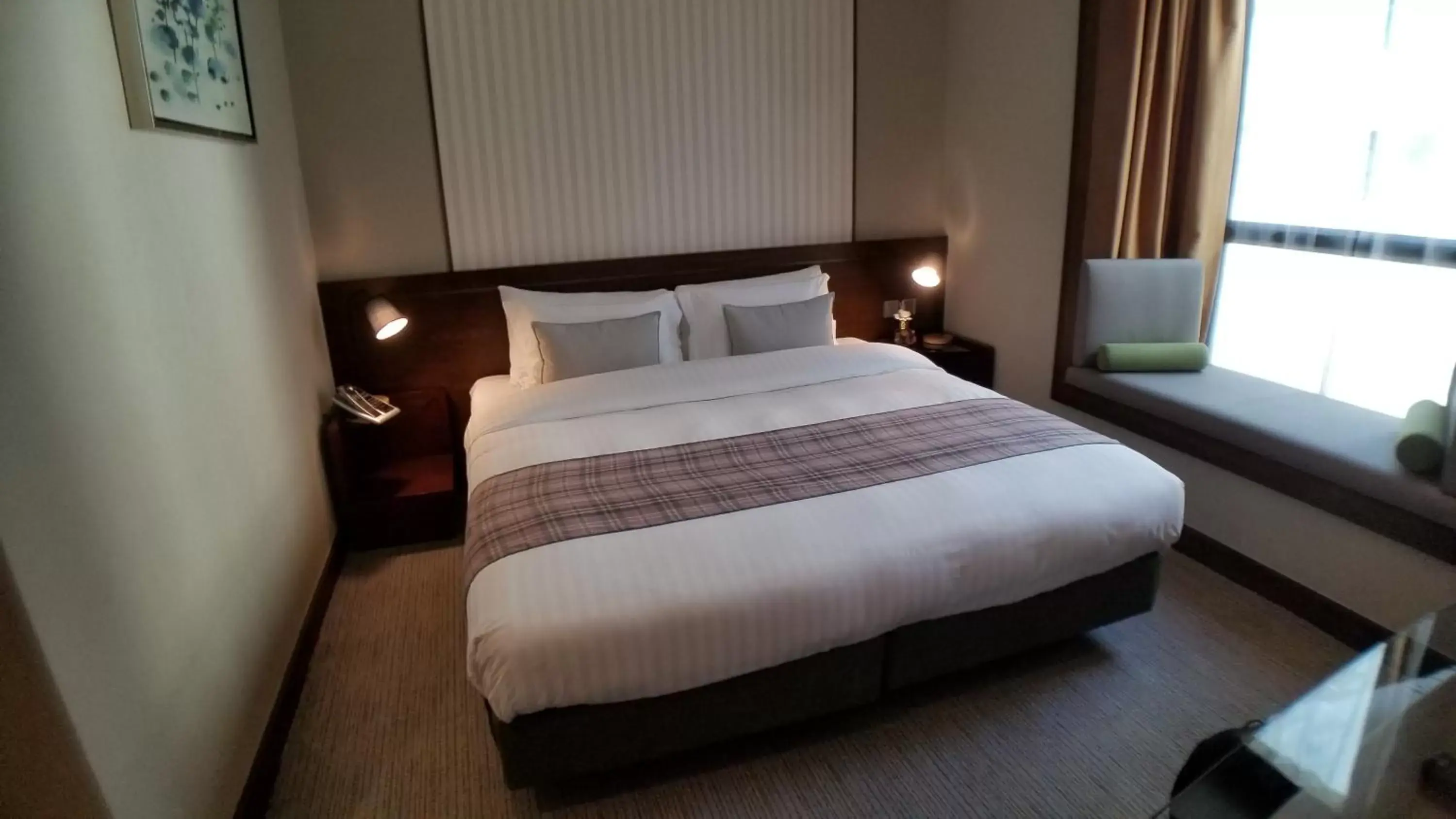 Bed in Rosedale Hotel Hong Kong