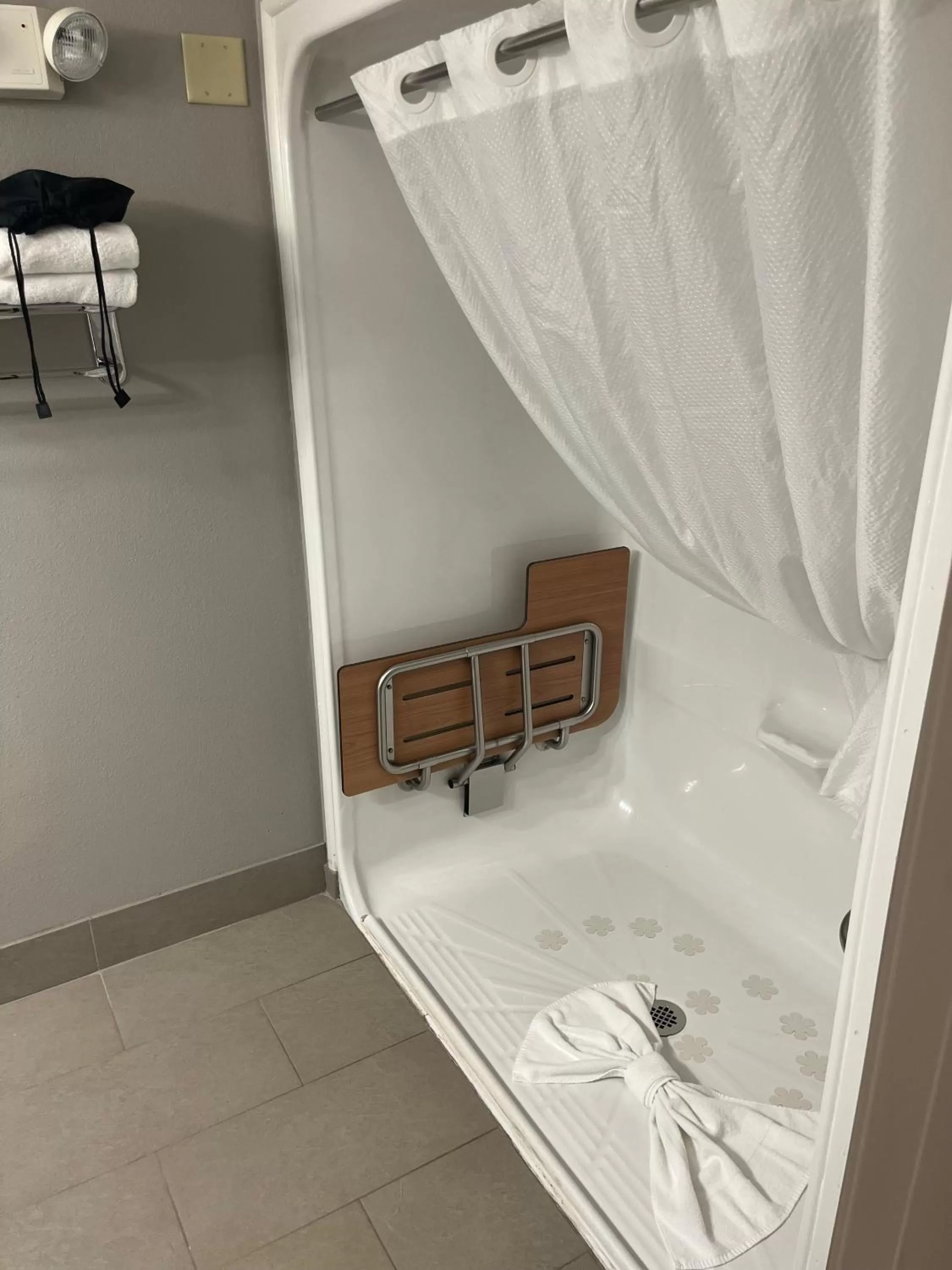 Shower in Country Inn & Suites by Radisson, Madison Southwest, WI