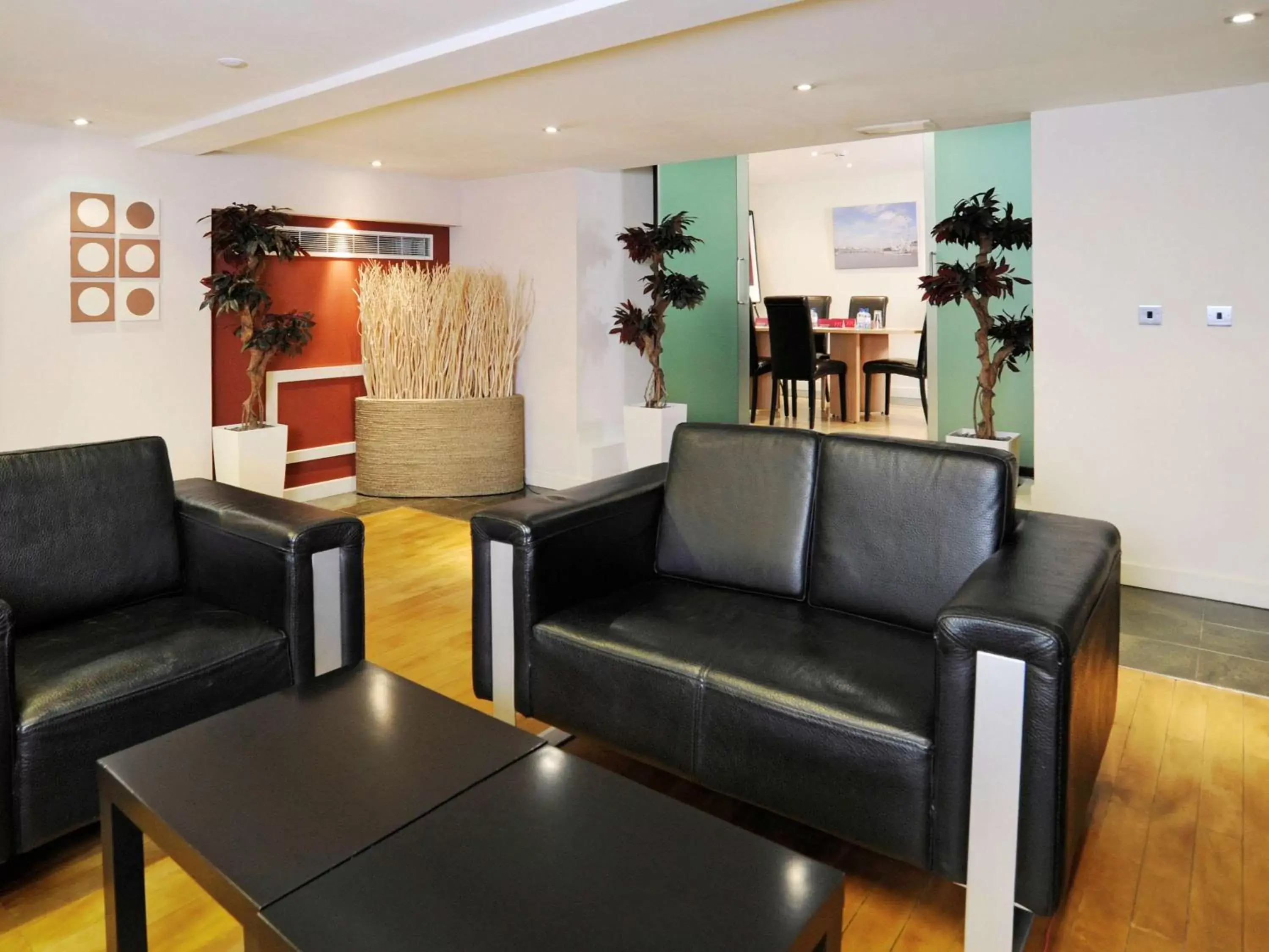 Lounge or bar, Lobby/Reception in Mercure London Paddington Hotel