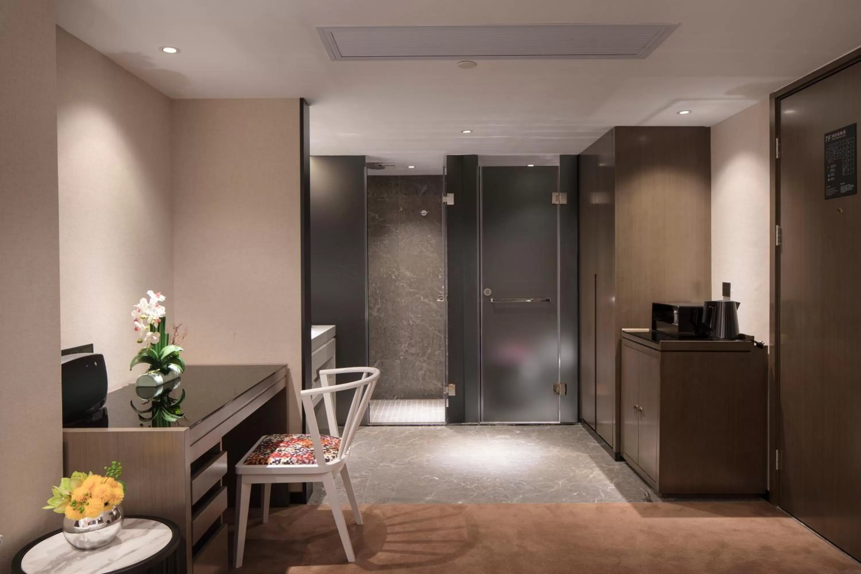 Shower in Paco Hotel Dongpu Guanghzou -Free Shuttle Bus for Canton Fair