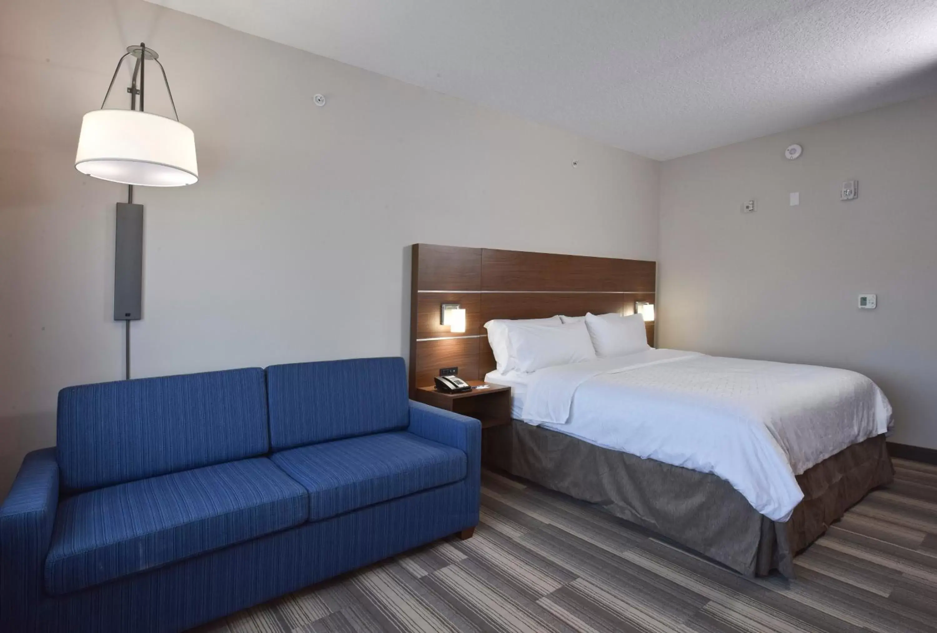 Bed in Holiday Inn Express & Suites - Orlando - Lake Nona Area, an IHG Hotel