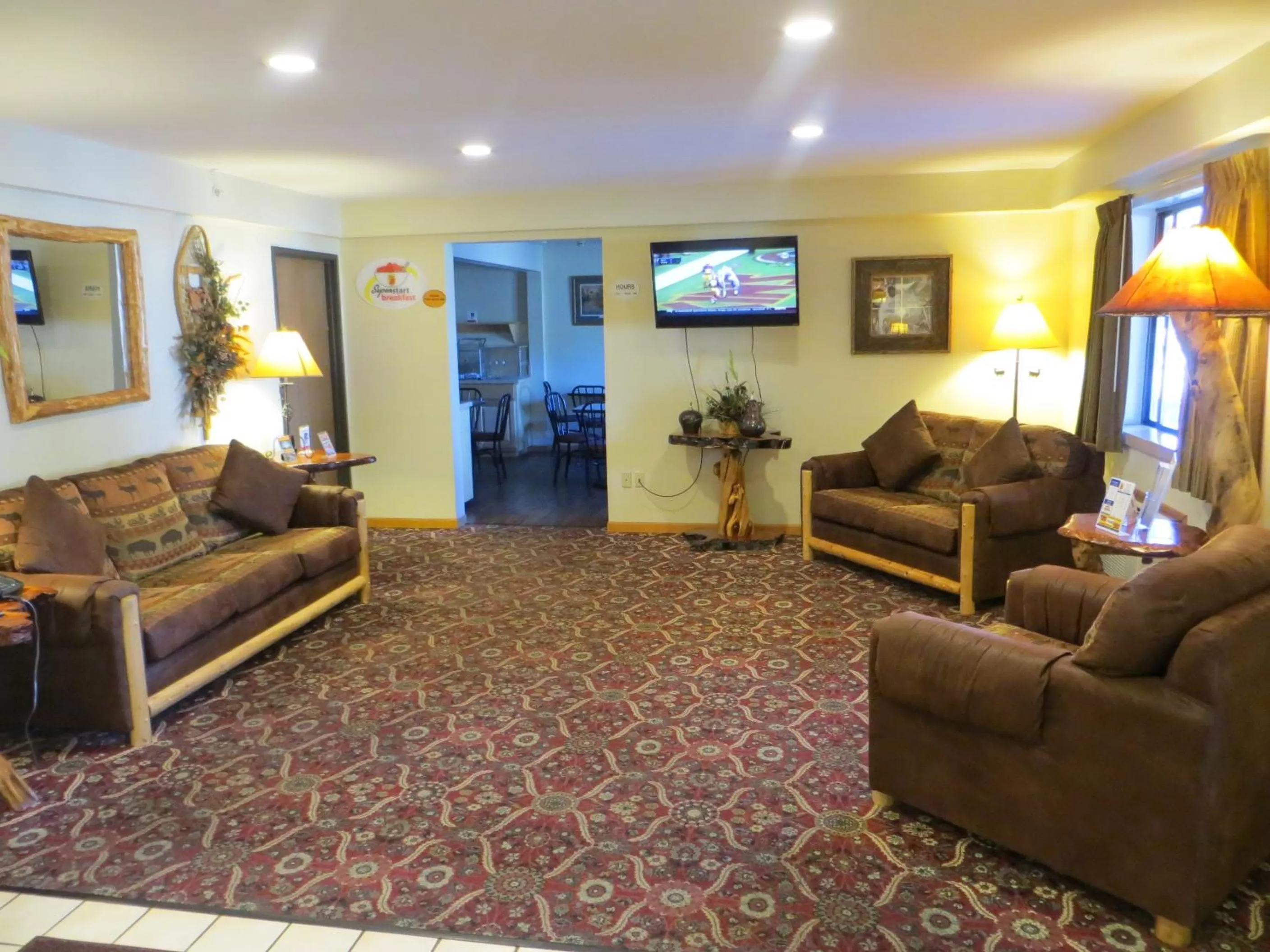 Lobby or reception in Super 8 by Wyndham Bridgeview of Mackinaw City