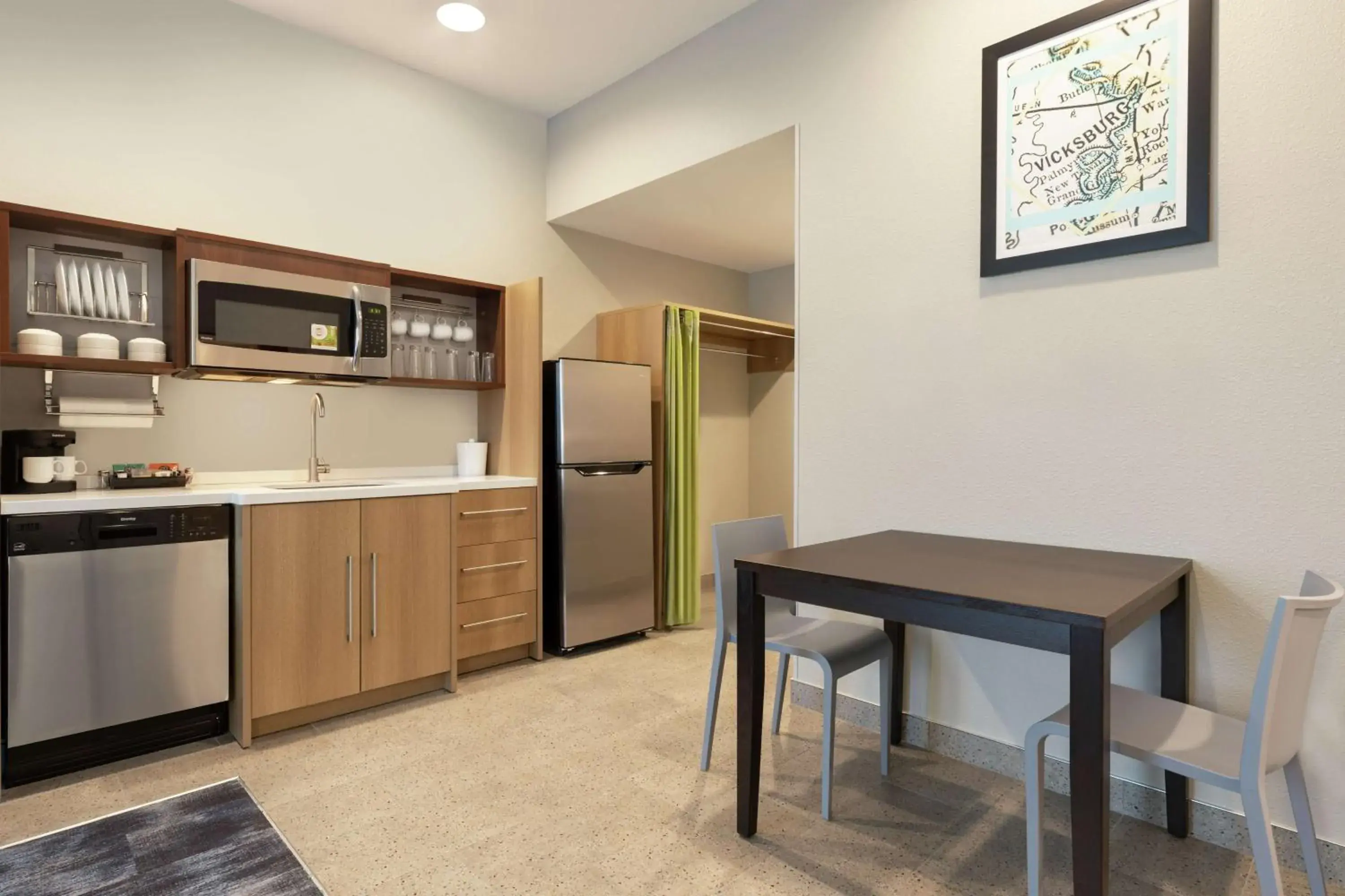Bedroom, Kitchen/Kitchenette in Home2 Suites by Hilton Vicksburg, MS