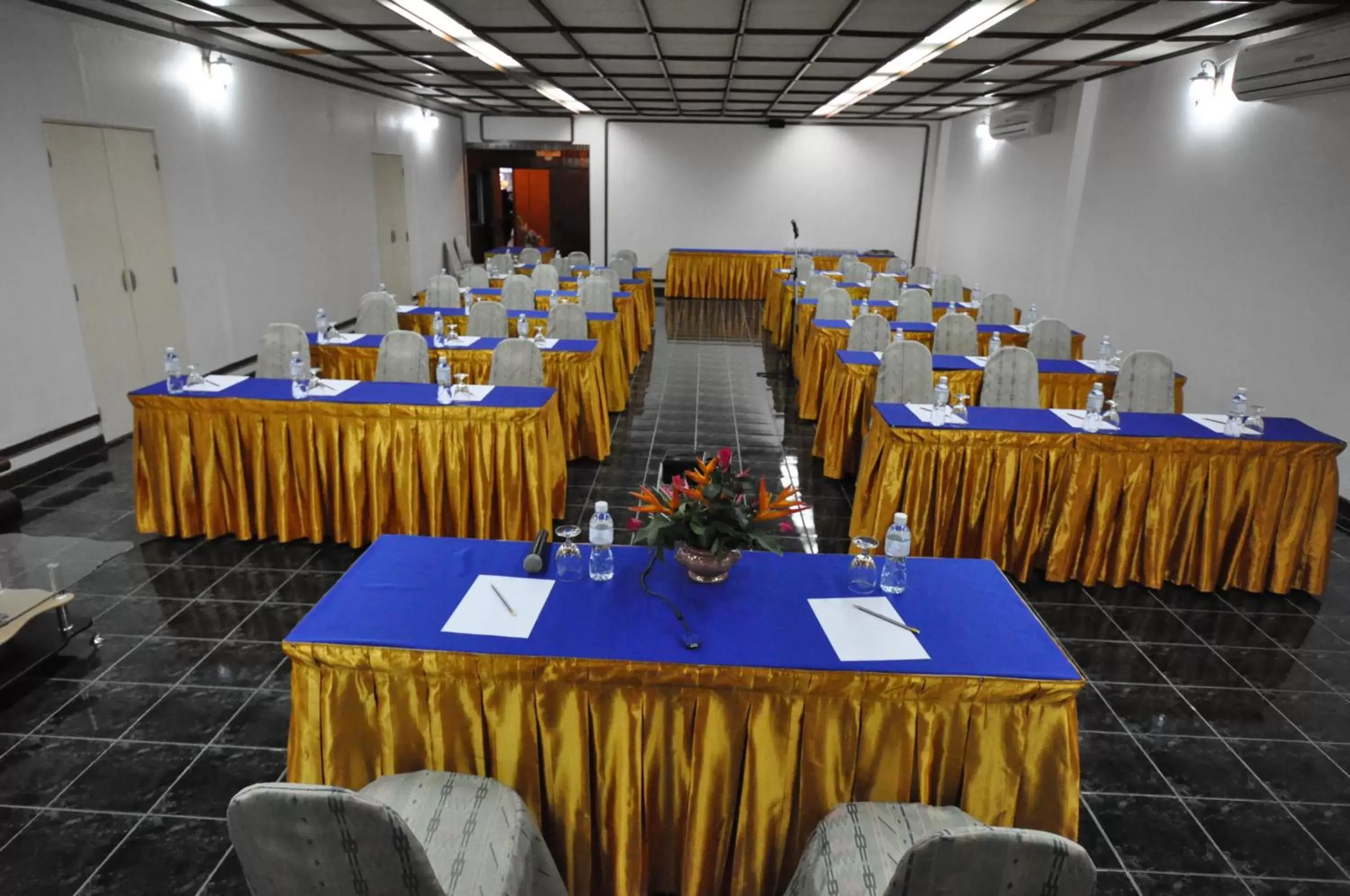 Meeting/conference room in Basaya Beach Hotel & Resort