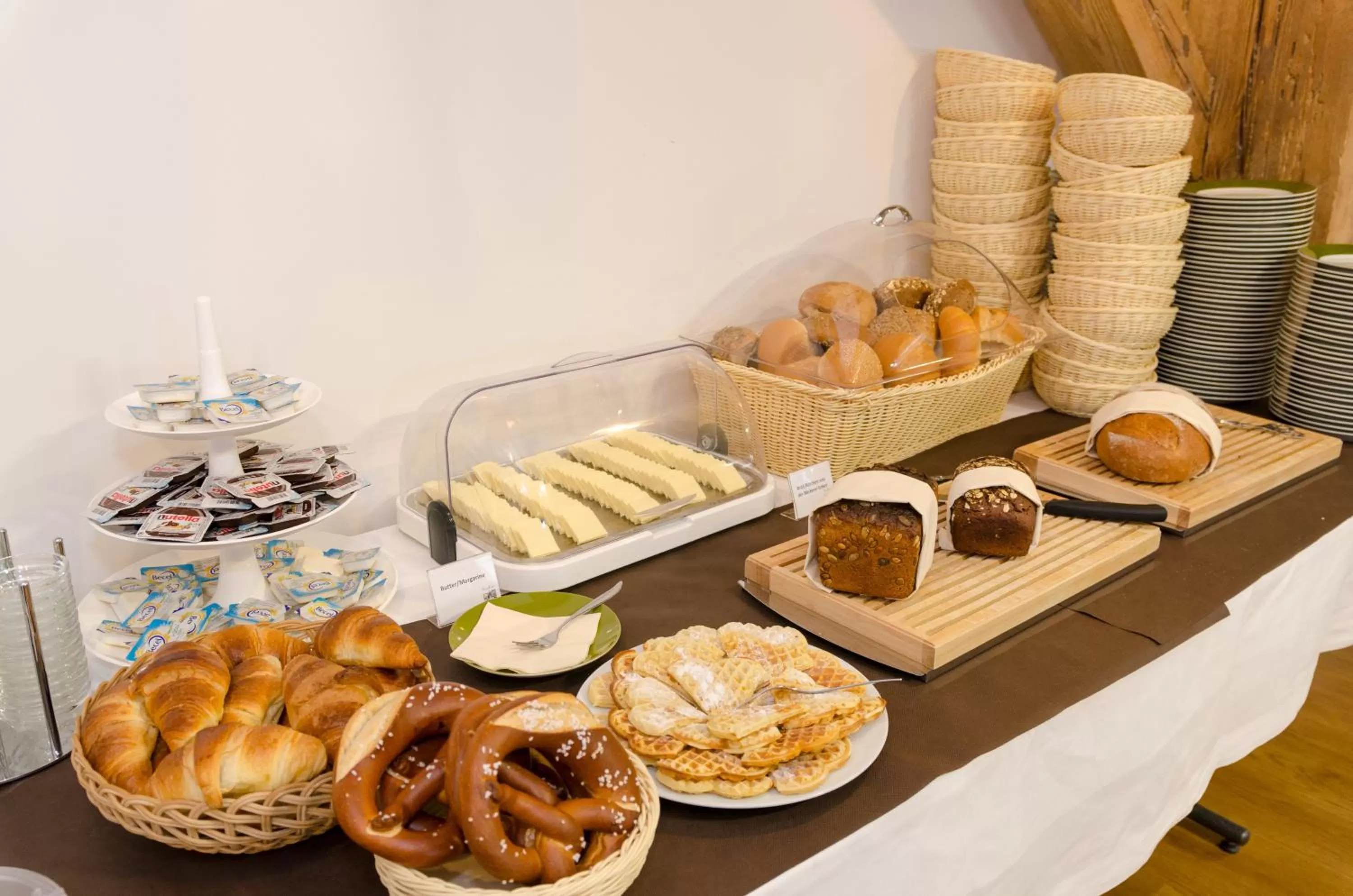 Buffet breakfast in Elbe Resort Alte Ölmühle