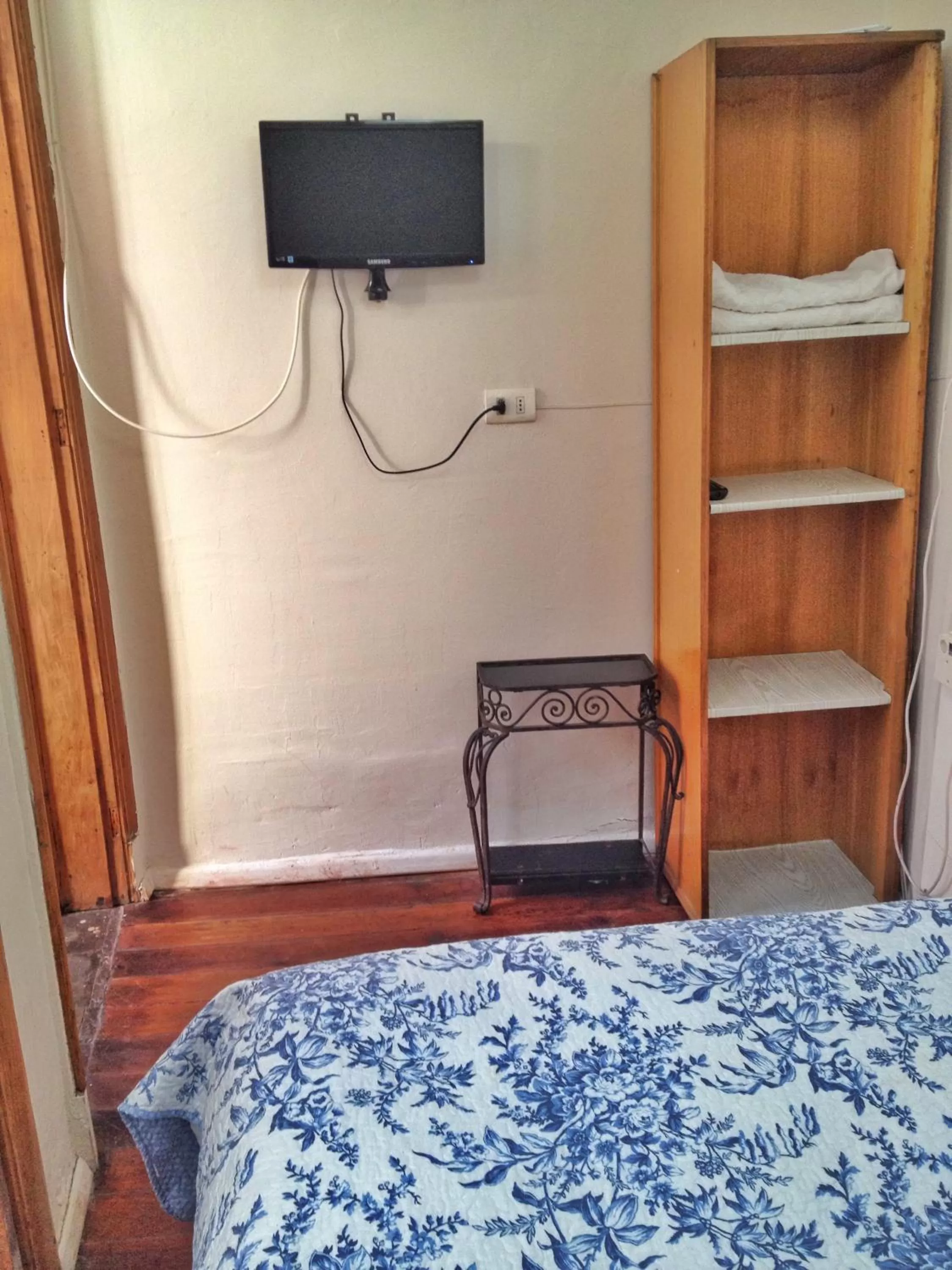 Decorative detail, Bed in Tralkan B&B