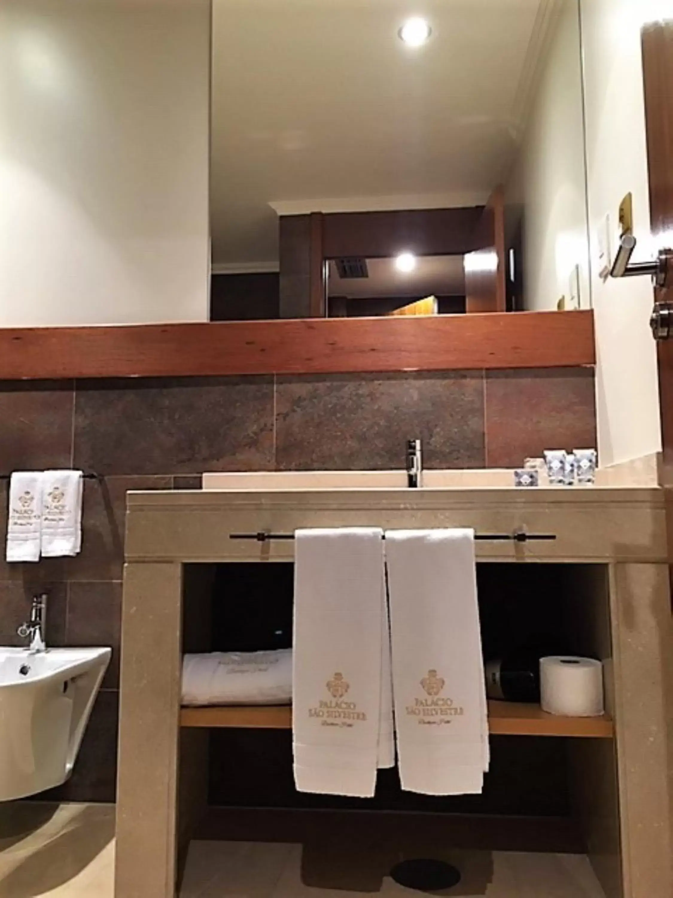 Bathroom in Palacio São Silvestre-Boutique Hotel