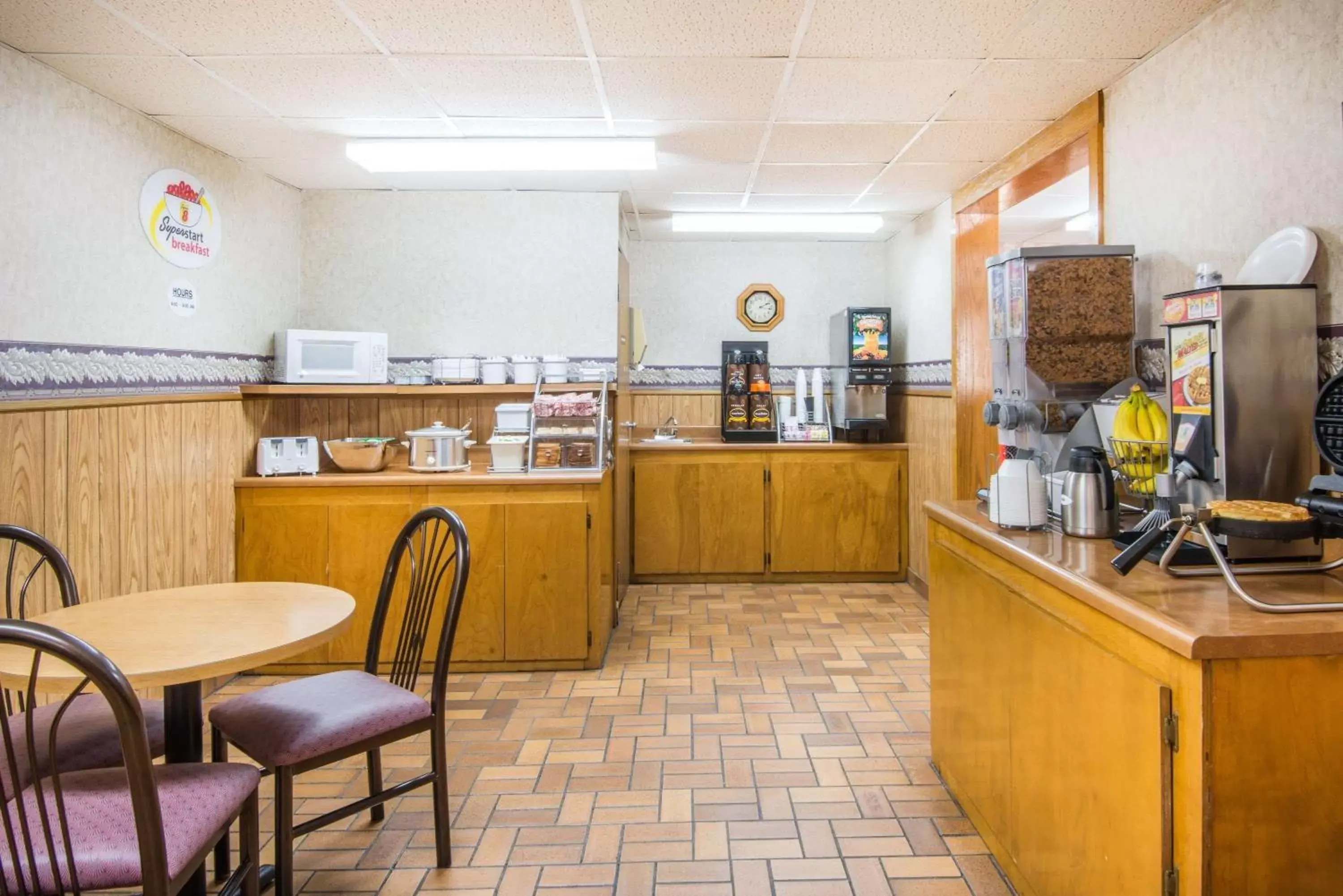 Restaurant/places to eat, Kitchen/Kitchenette in Super 8 by Wyndham Nevada