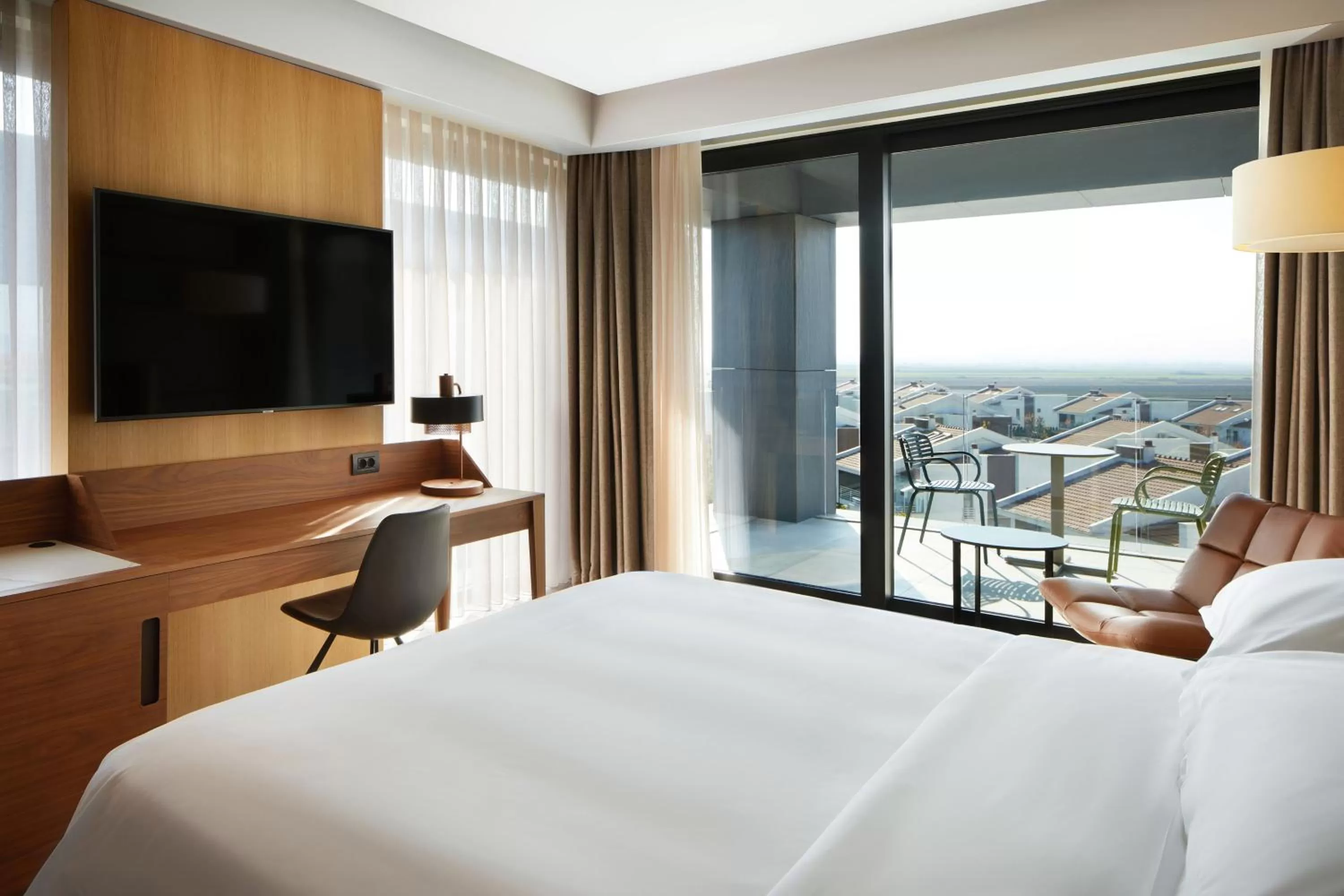 Photo of the whole room, Bed in Four Points by Sheraton Prishtina City