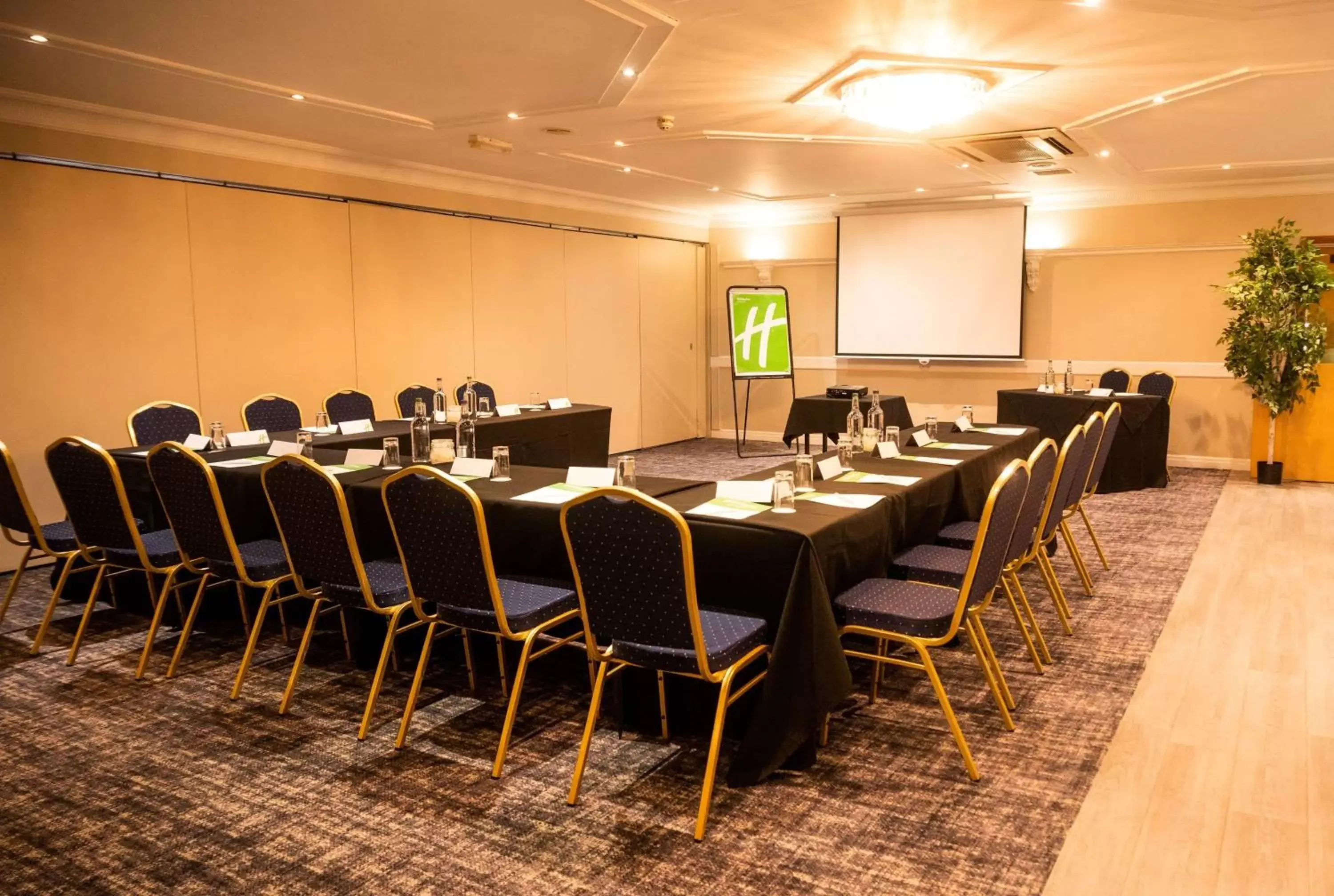 Meeting/conference room in Holiday Inn A55 Chester West, an IHG Hotel