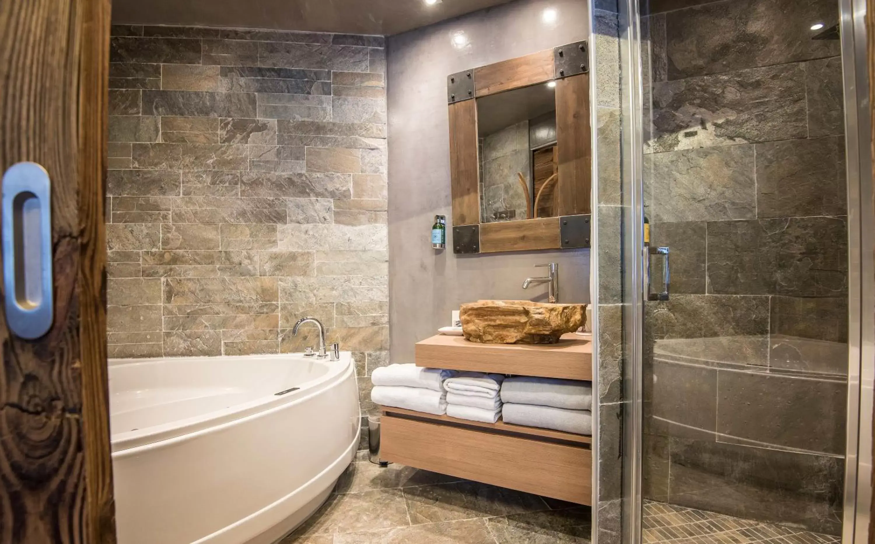 Bathroom in Les Grands Montets Hotel & Spa